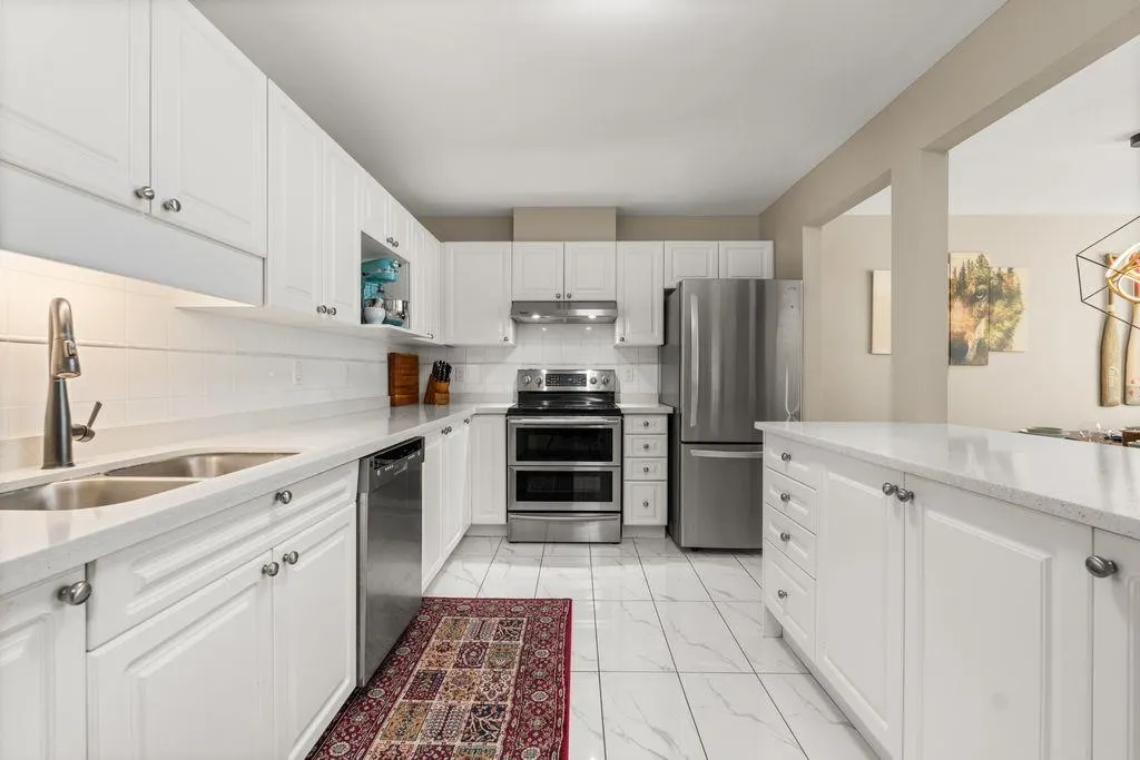 201 9688 148 Street