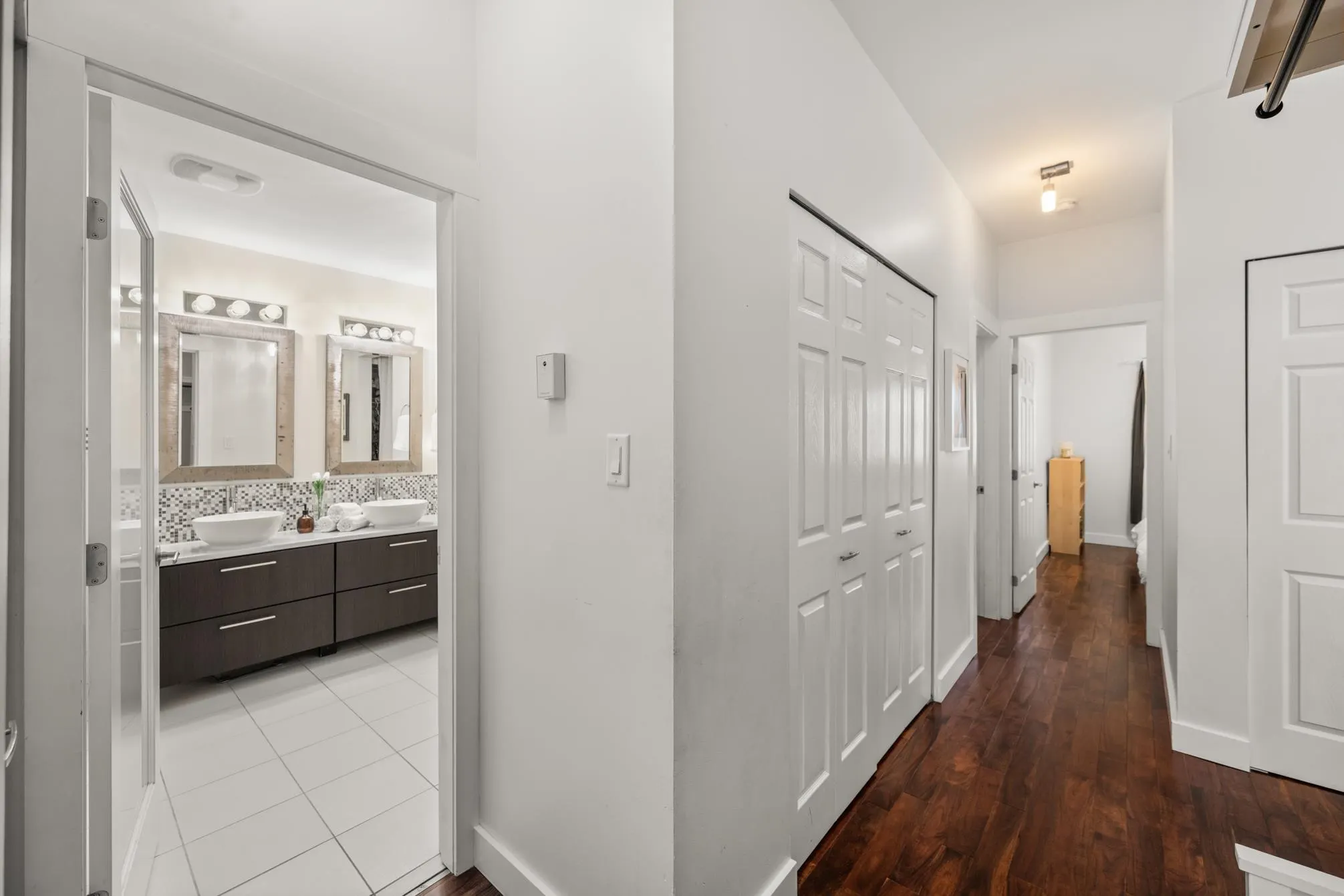 301 1533 Best Street