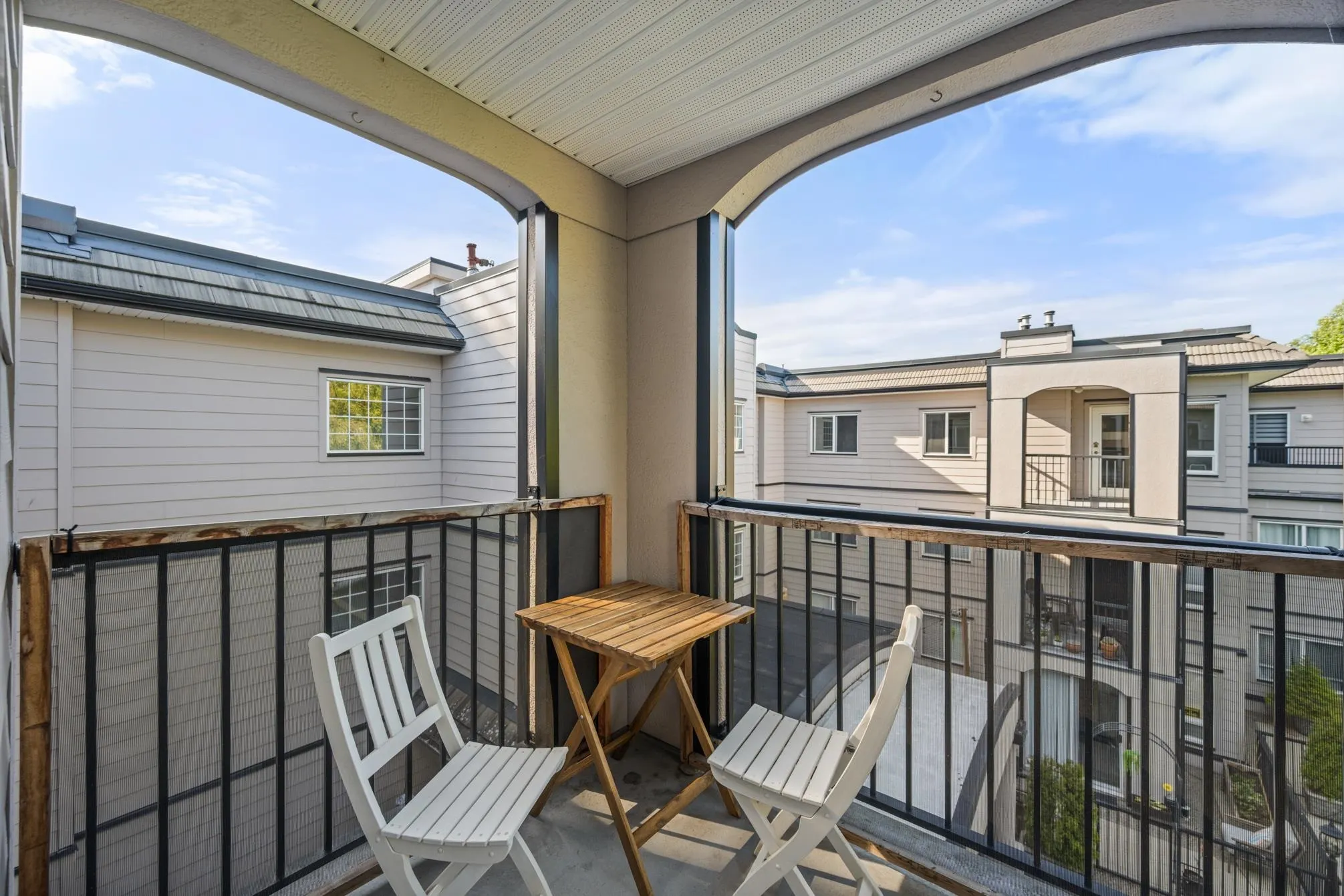 301 1533 Best Street