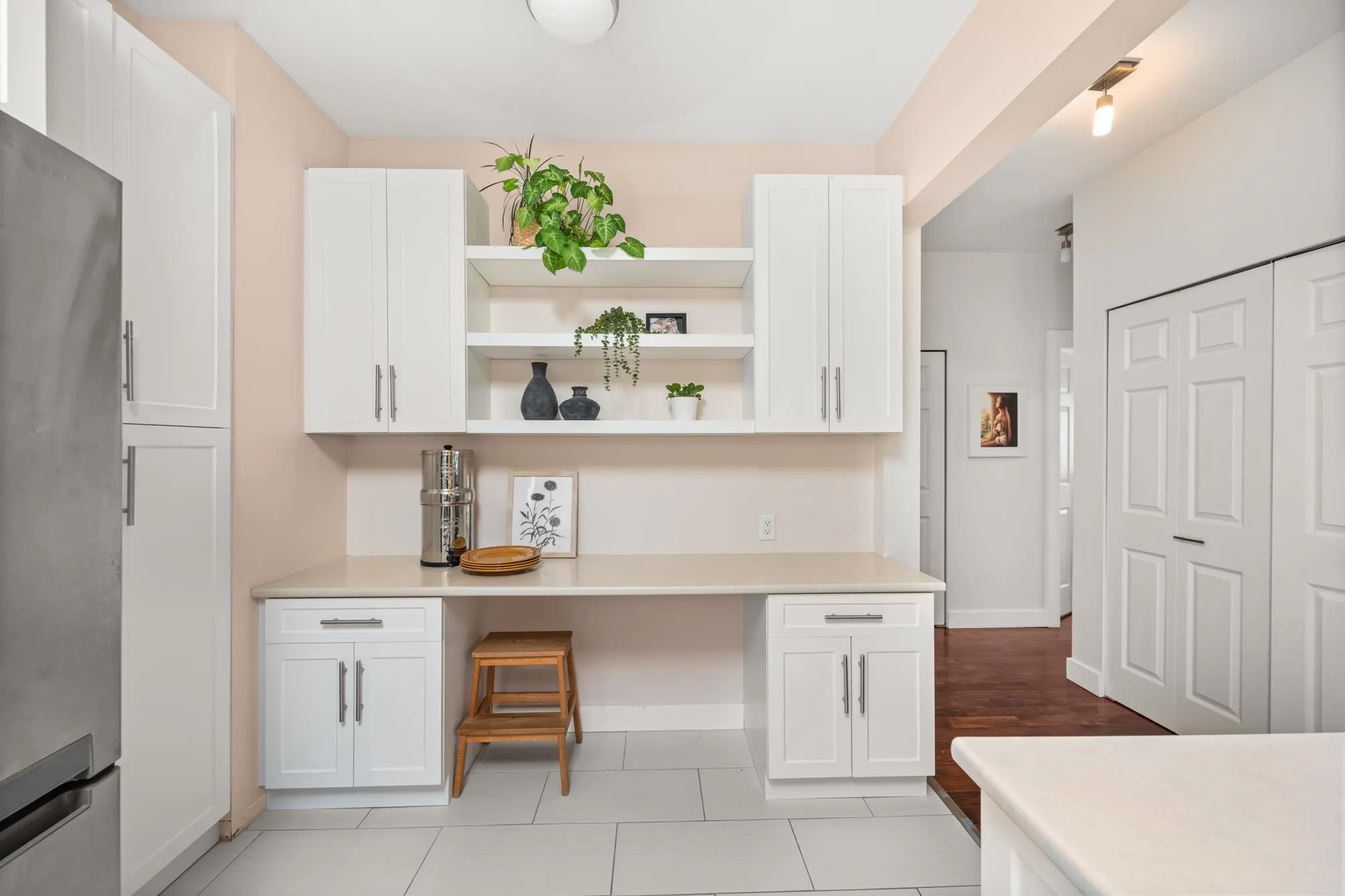 301 1533 Best Street