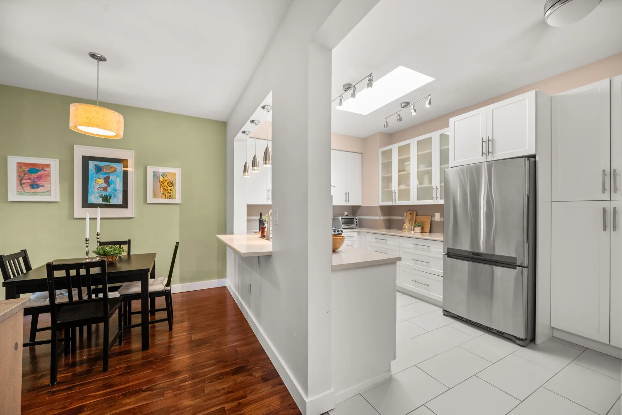 301 1533 Best Street