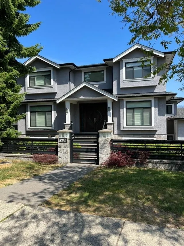 Semi-basement 5359 Irving Street