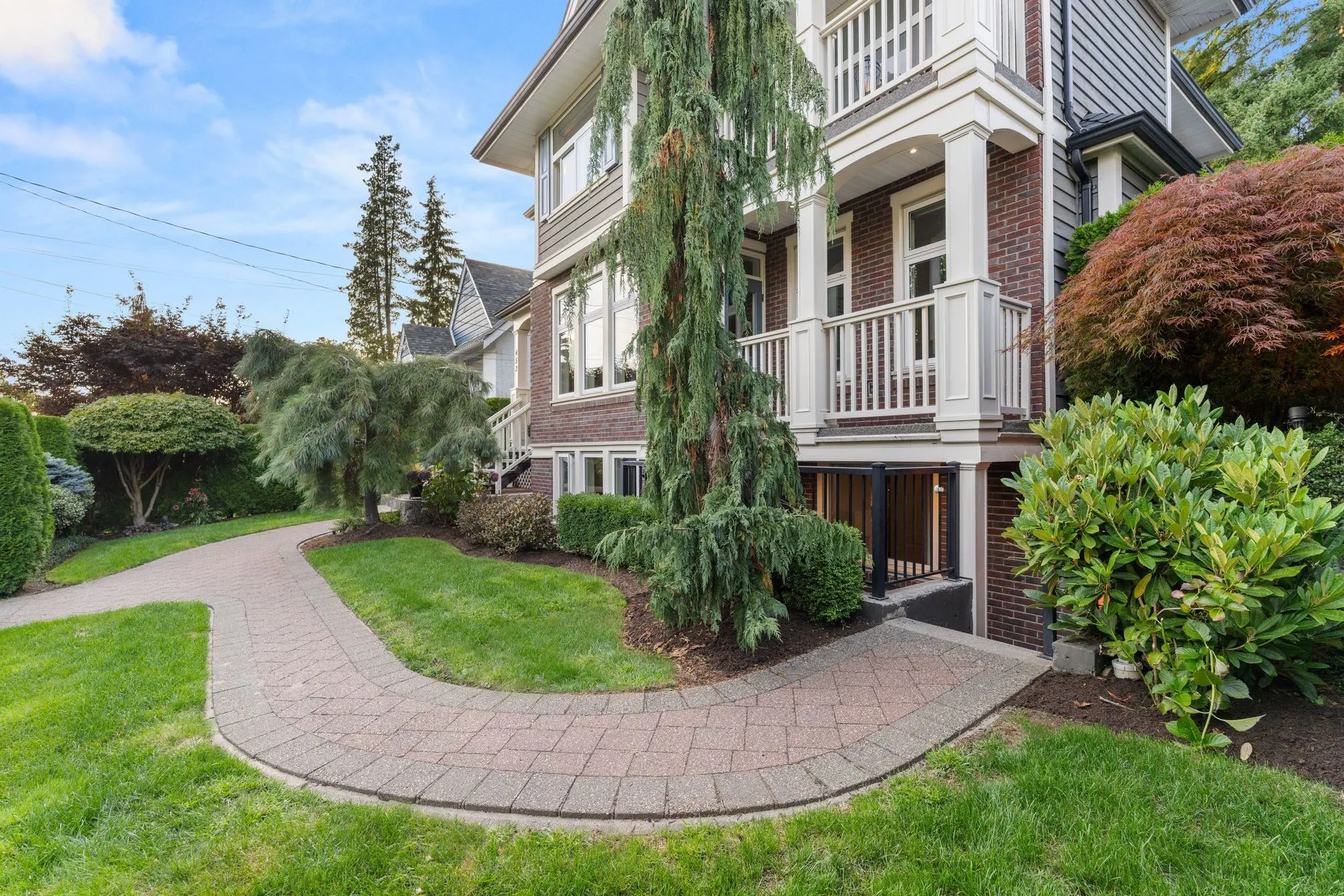 452 Tempe Crescent