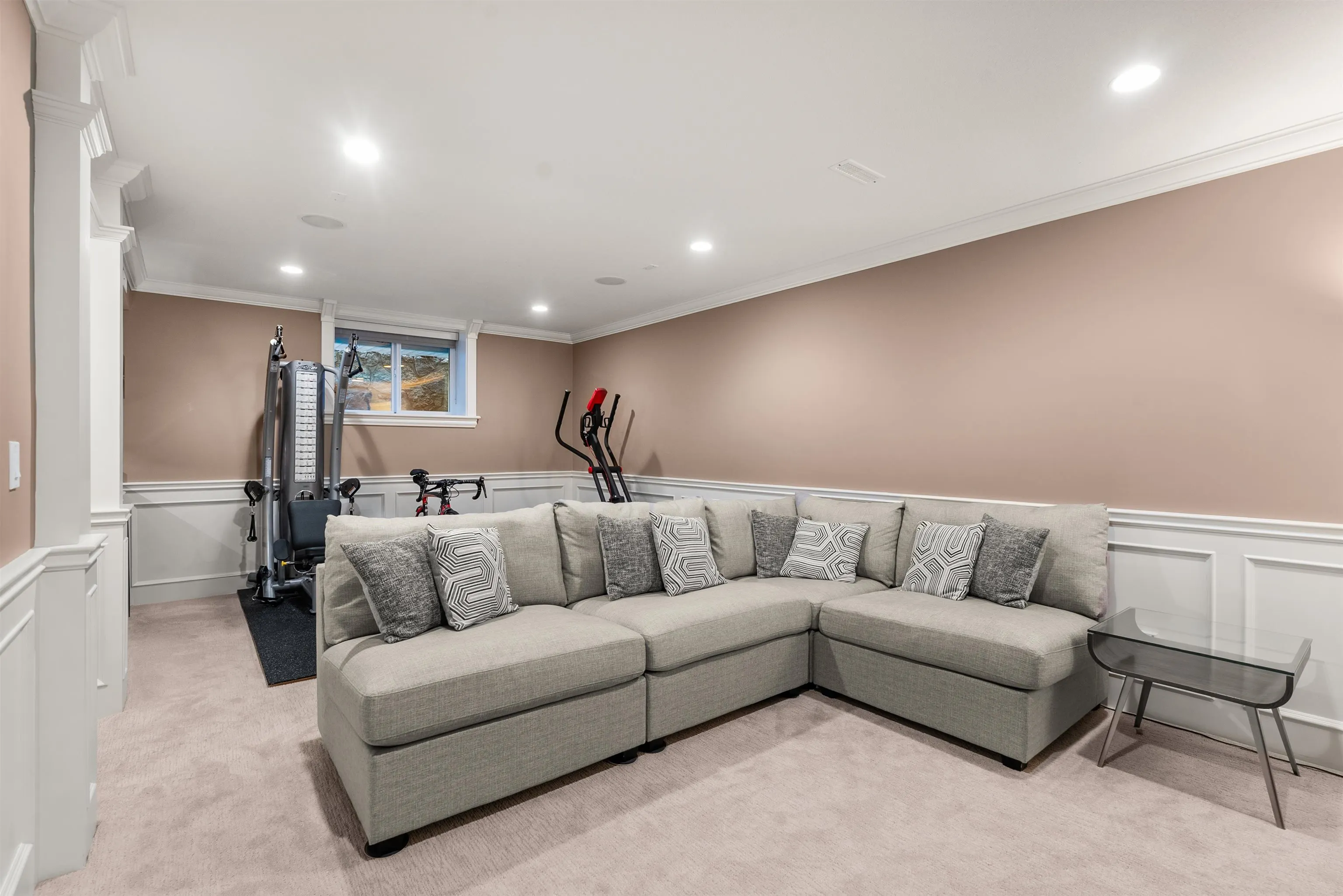 452 Tempe Crescent