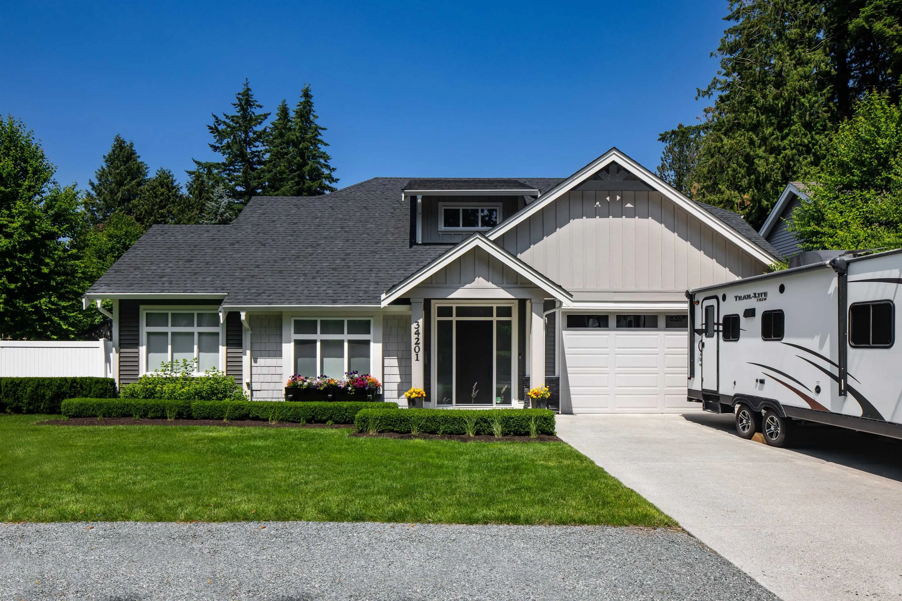 34201 Woodbine Crescent