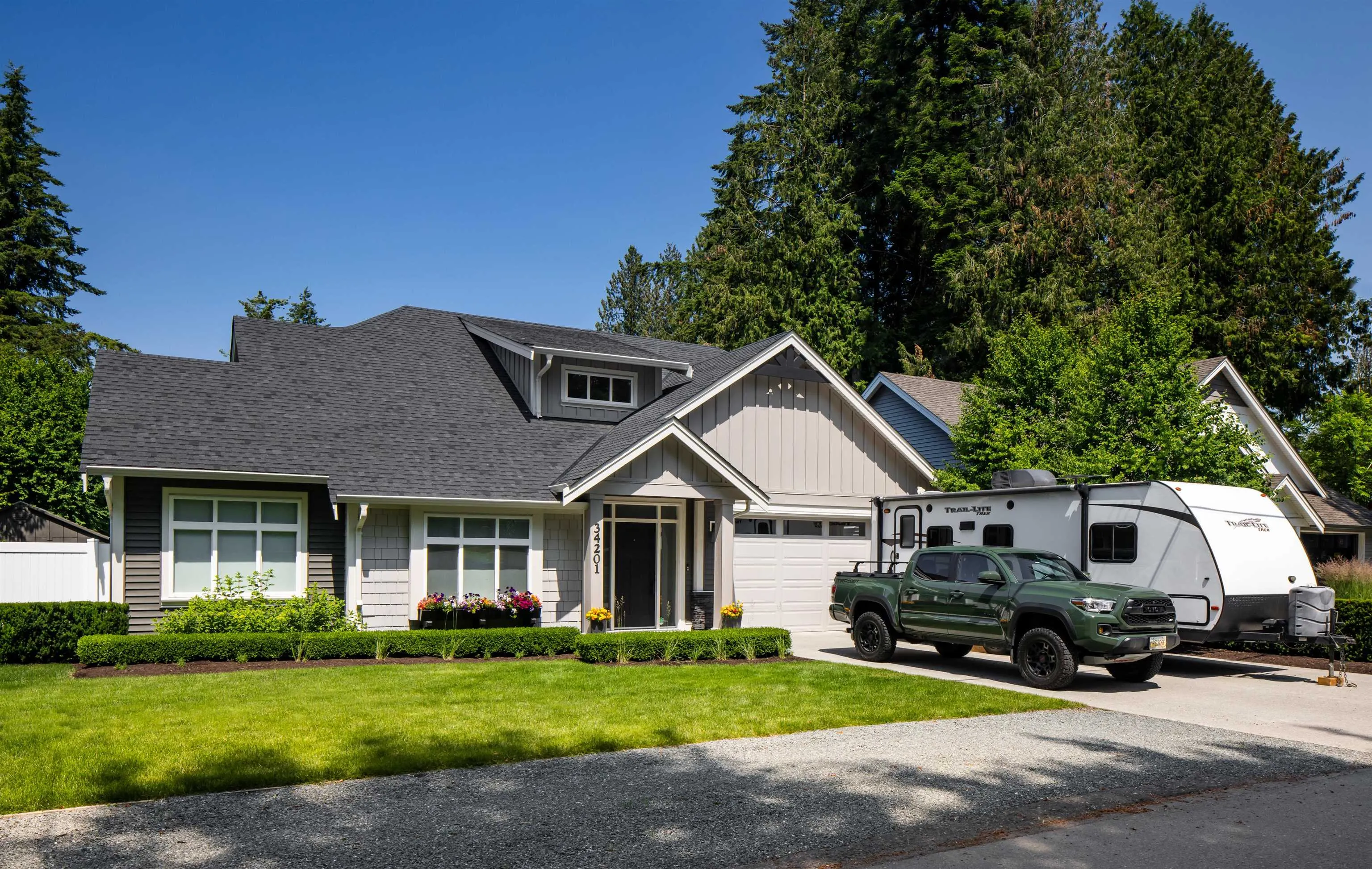 34201 Woodbine Crescent