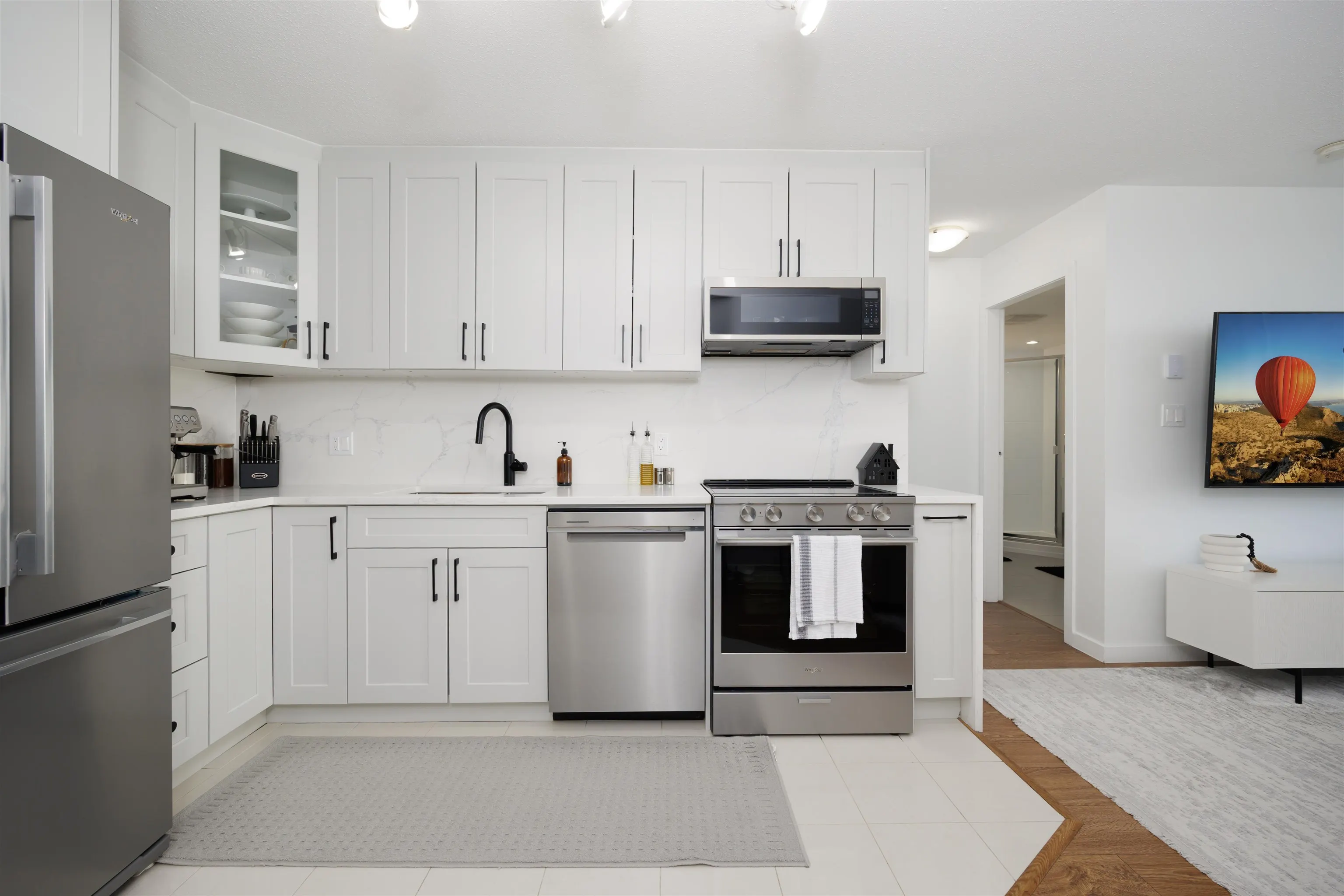 2207 13618 100 Avenue