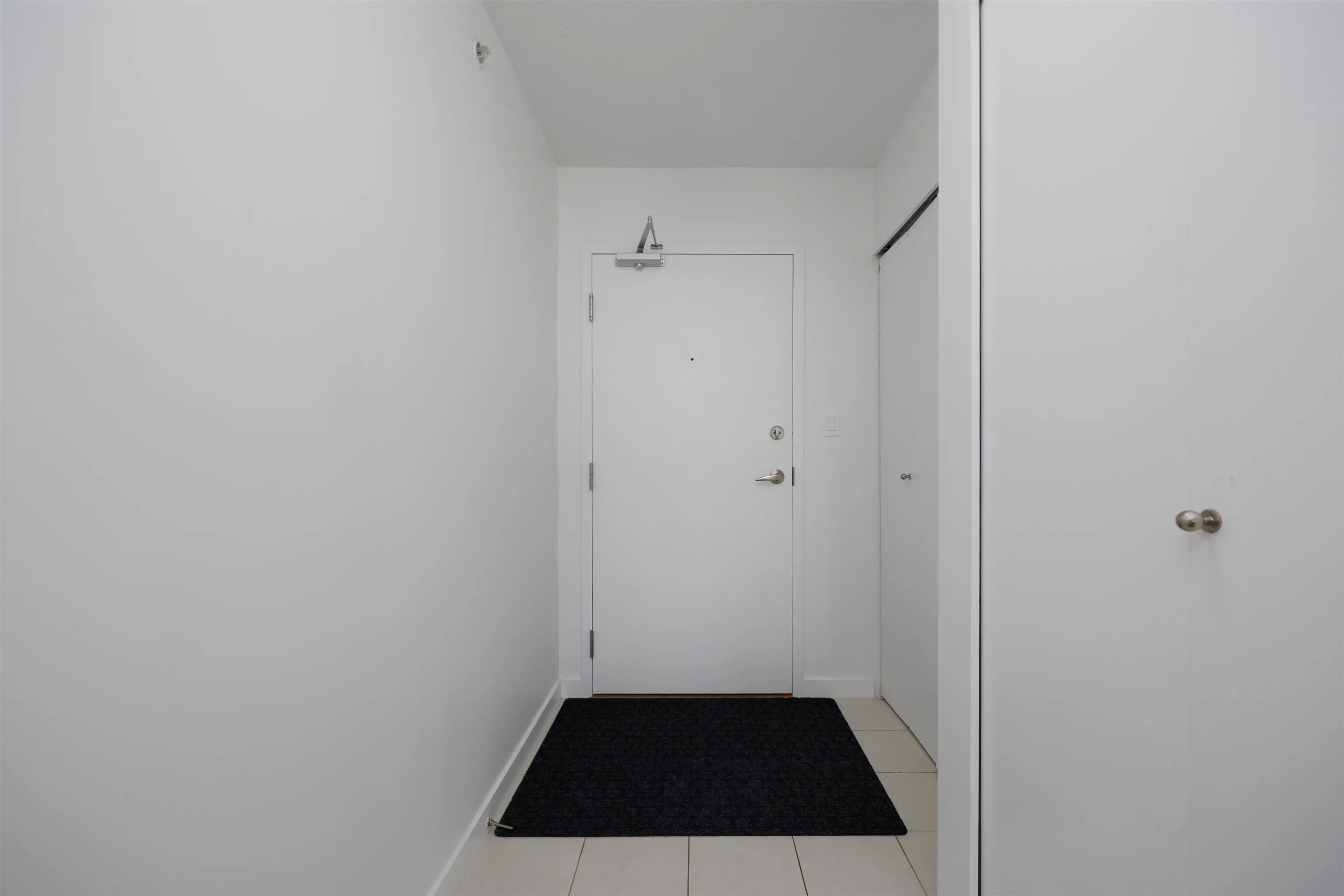 2207 13618 100 Avenue