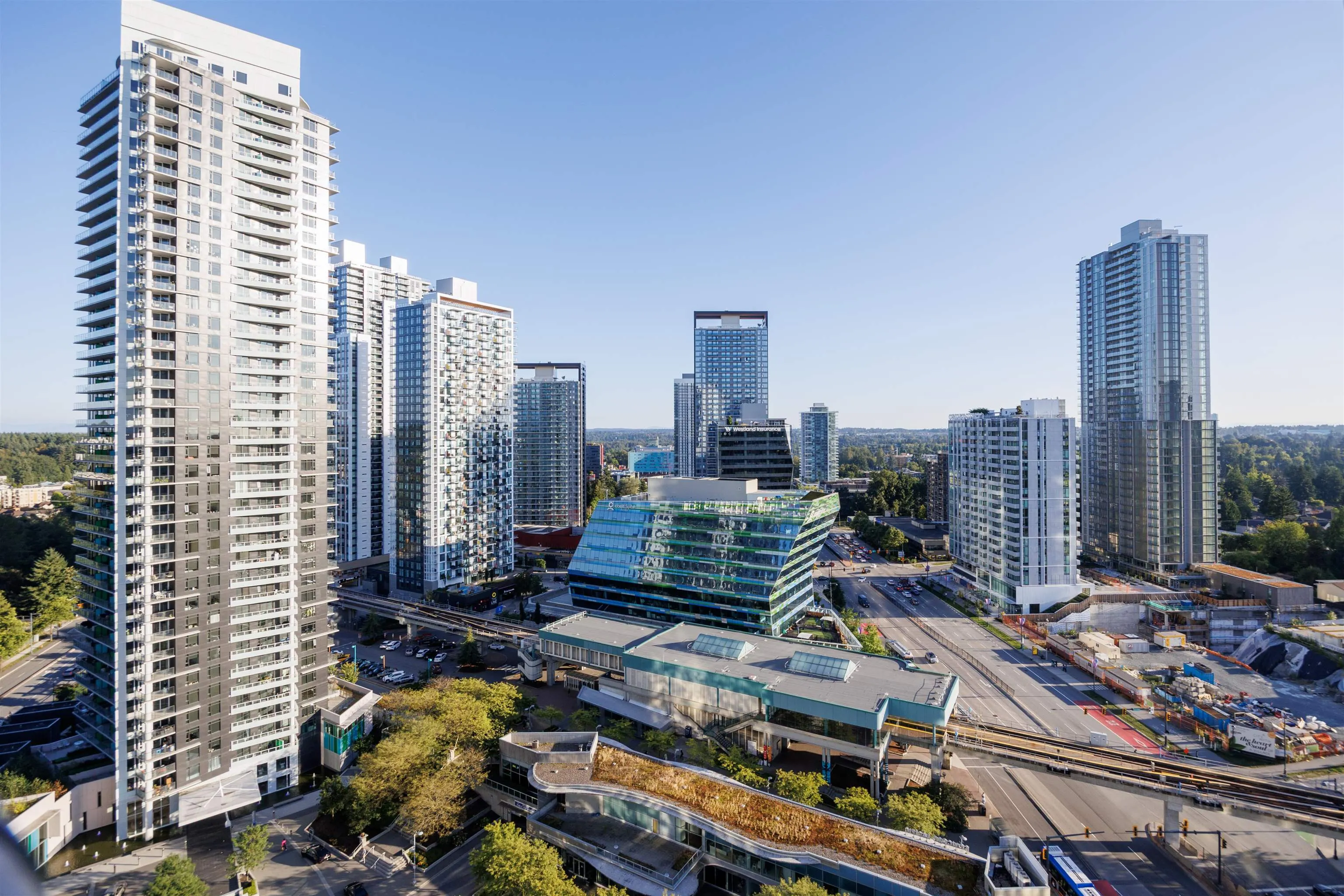 2207 13618 100 Avenue