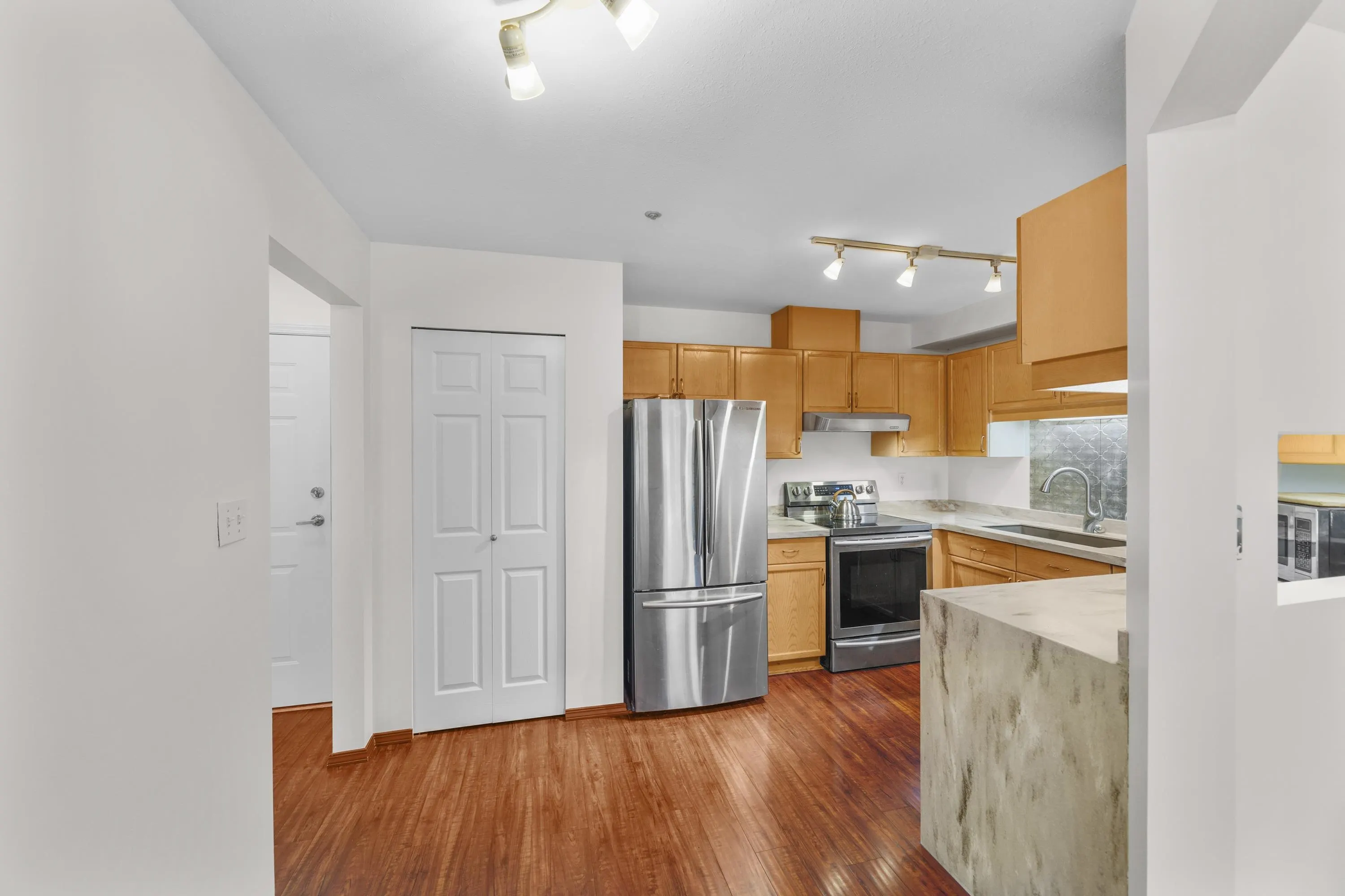 114 3400 SE Marine Drive