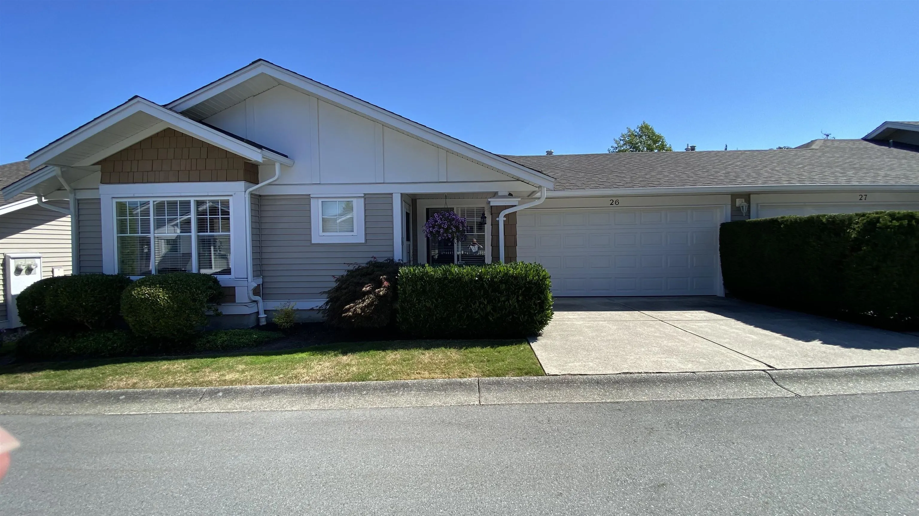 26 6885 184 Street