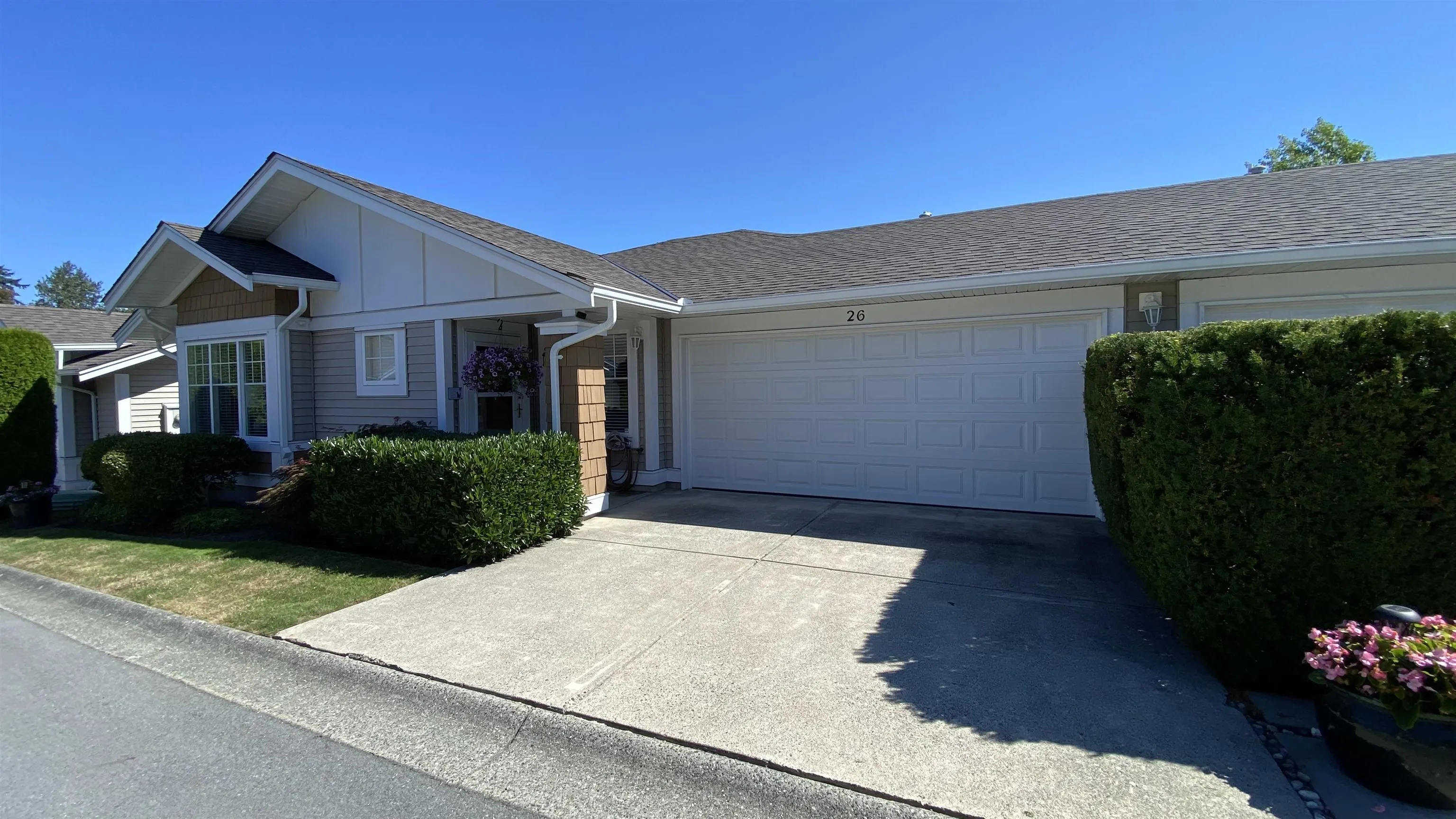 26 6885 184 Street