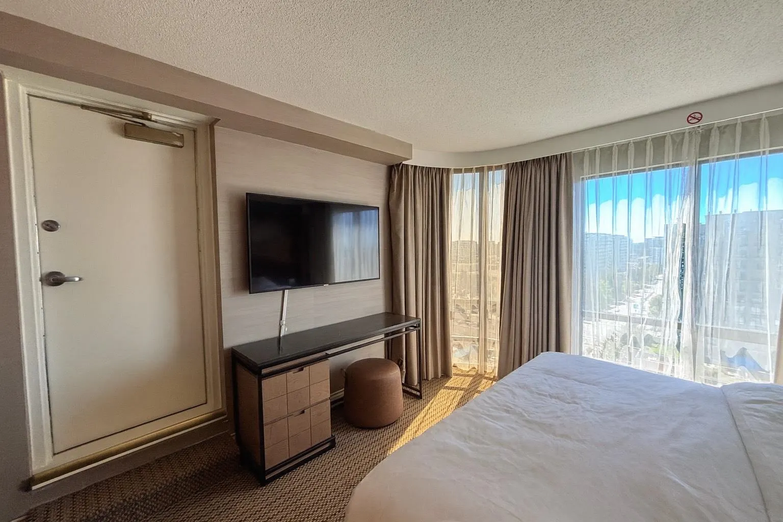 1705 5911 Minoru Boulevard