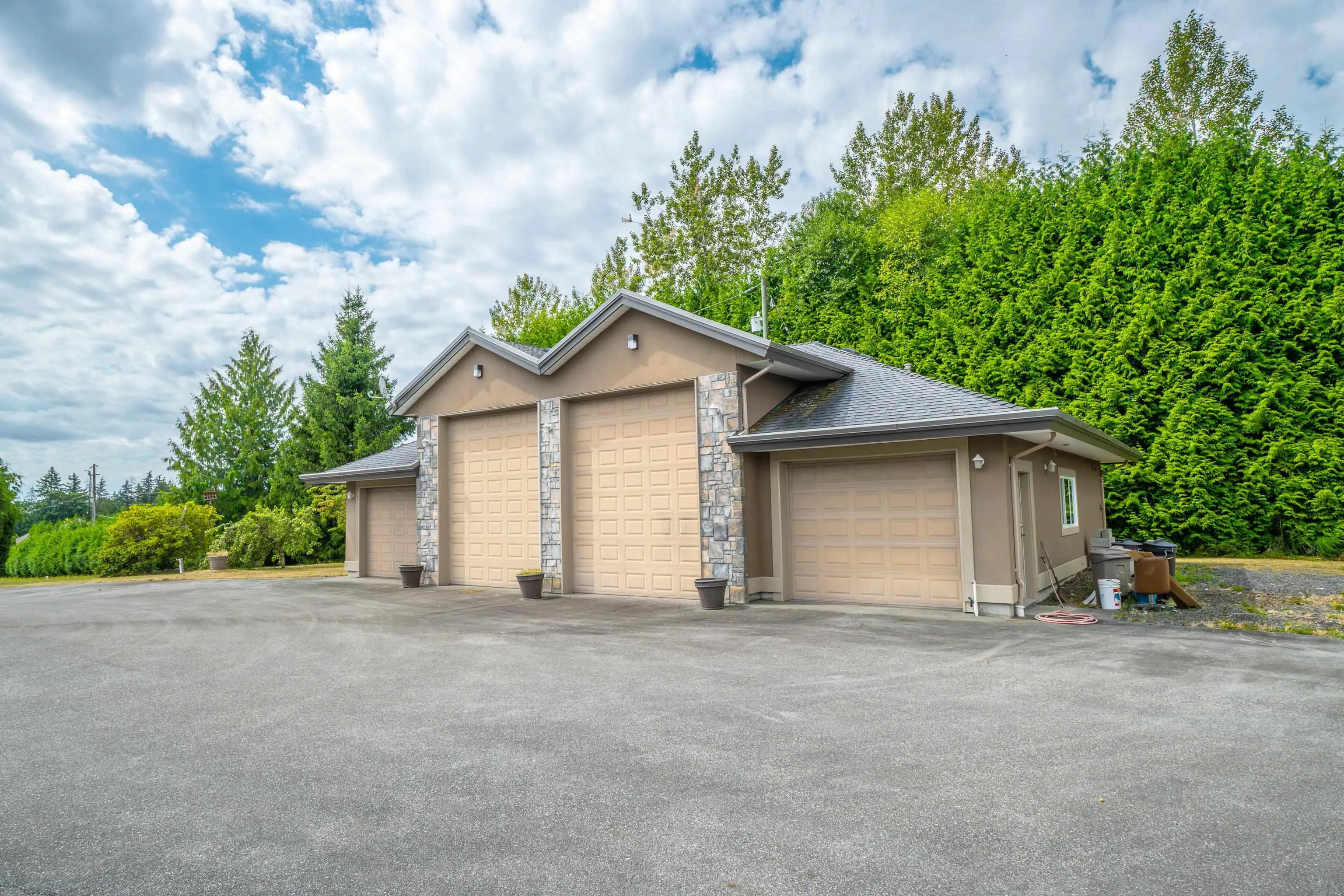 10270 Rolley Crescent
