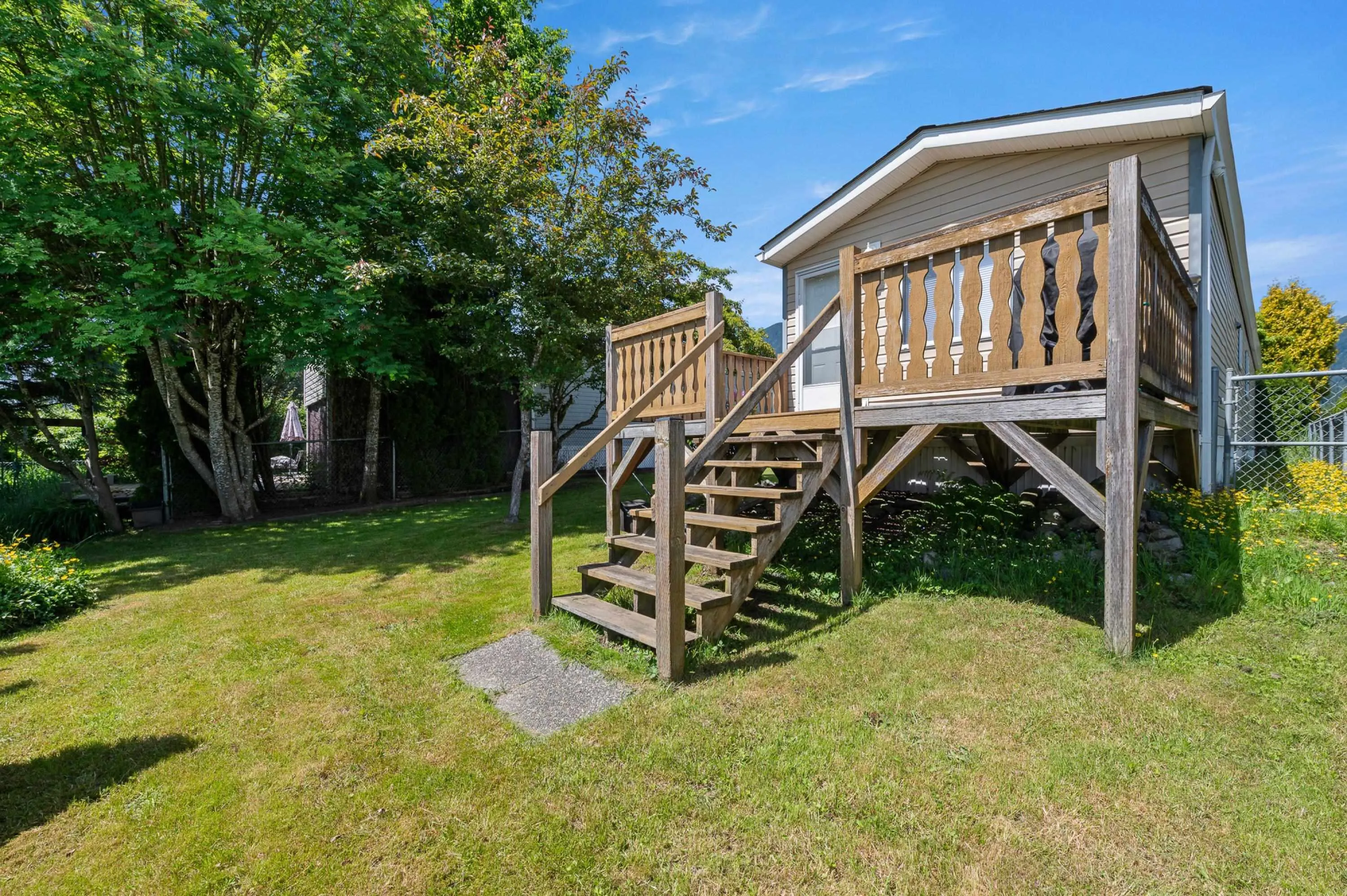 38 41168 Lougheed Highway