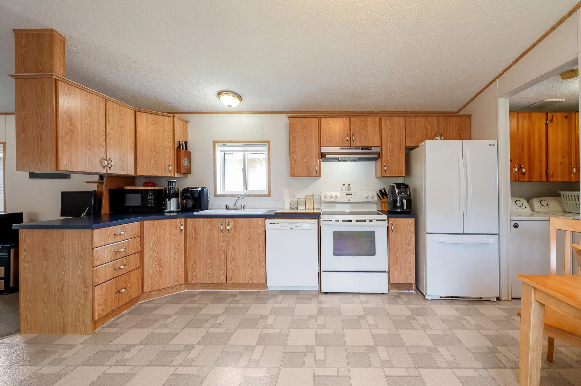 38 41168 Lougheed Highway