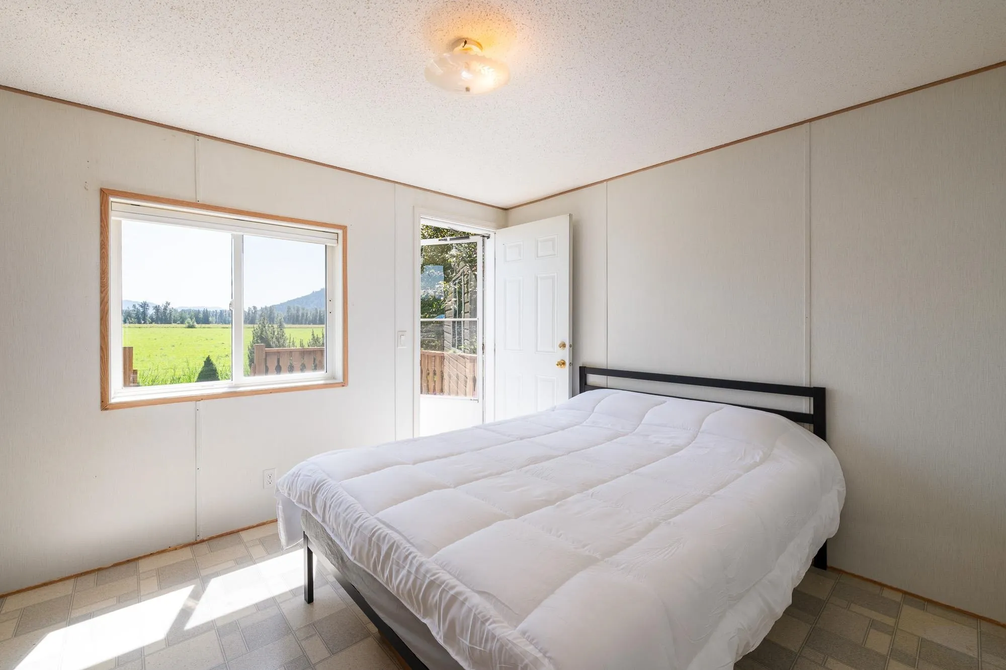 38 41168 Lougheed Highway