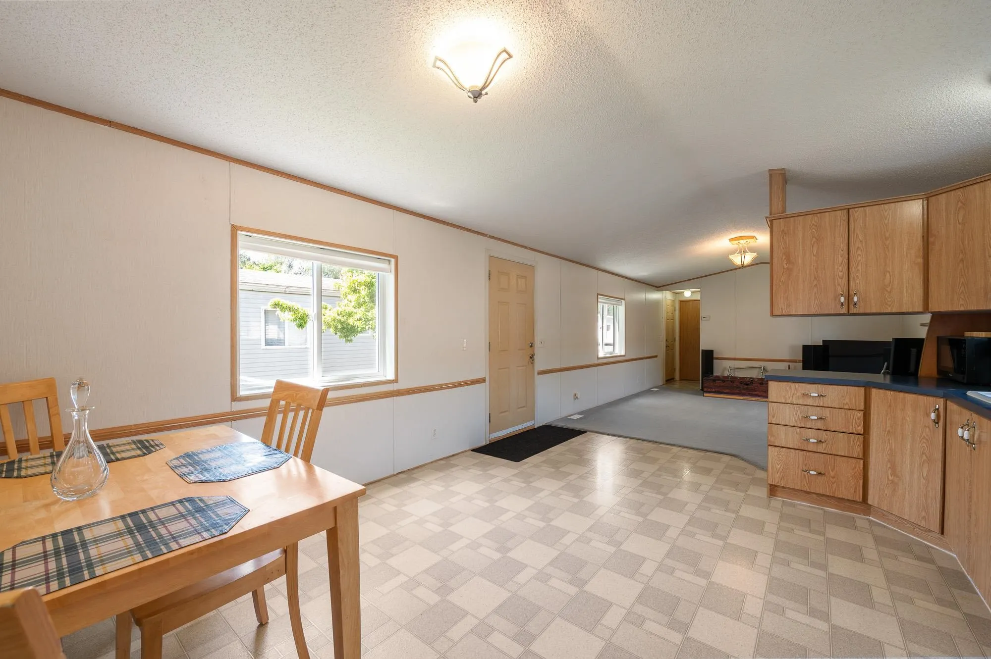 38 41168 Lougheed Highway