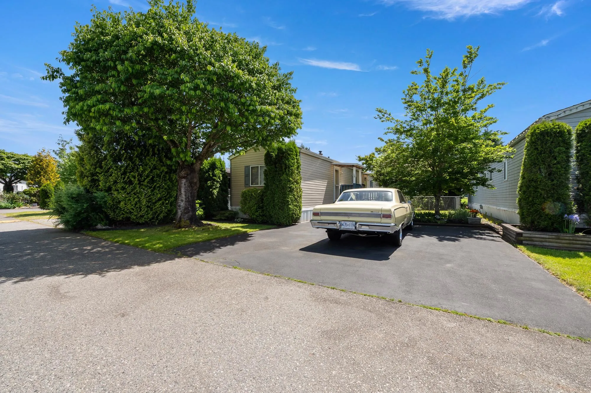 38 41168 Lougheed Highway