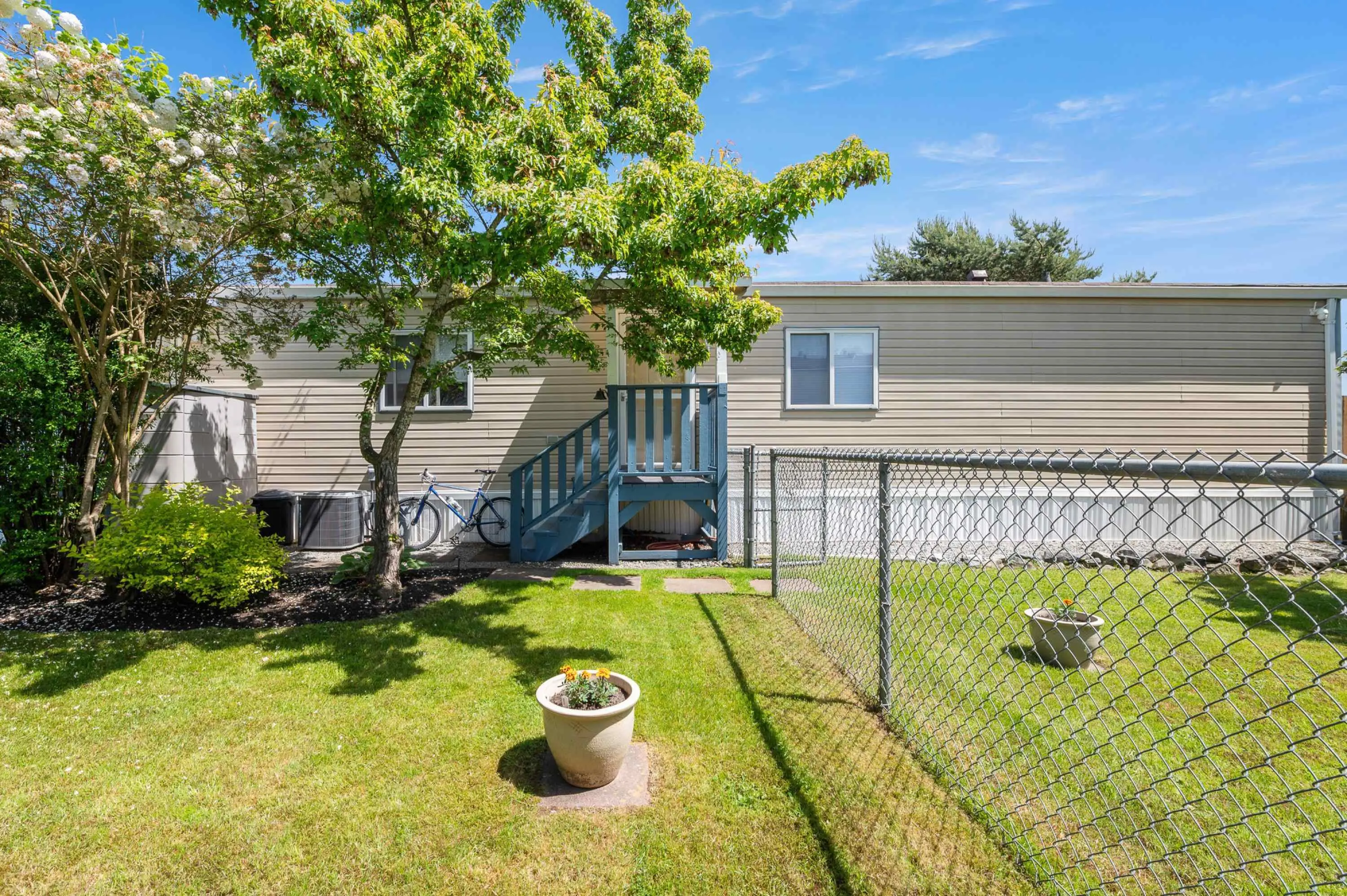 38 41168 Lougheed Highway