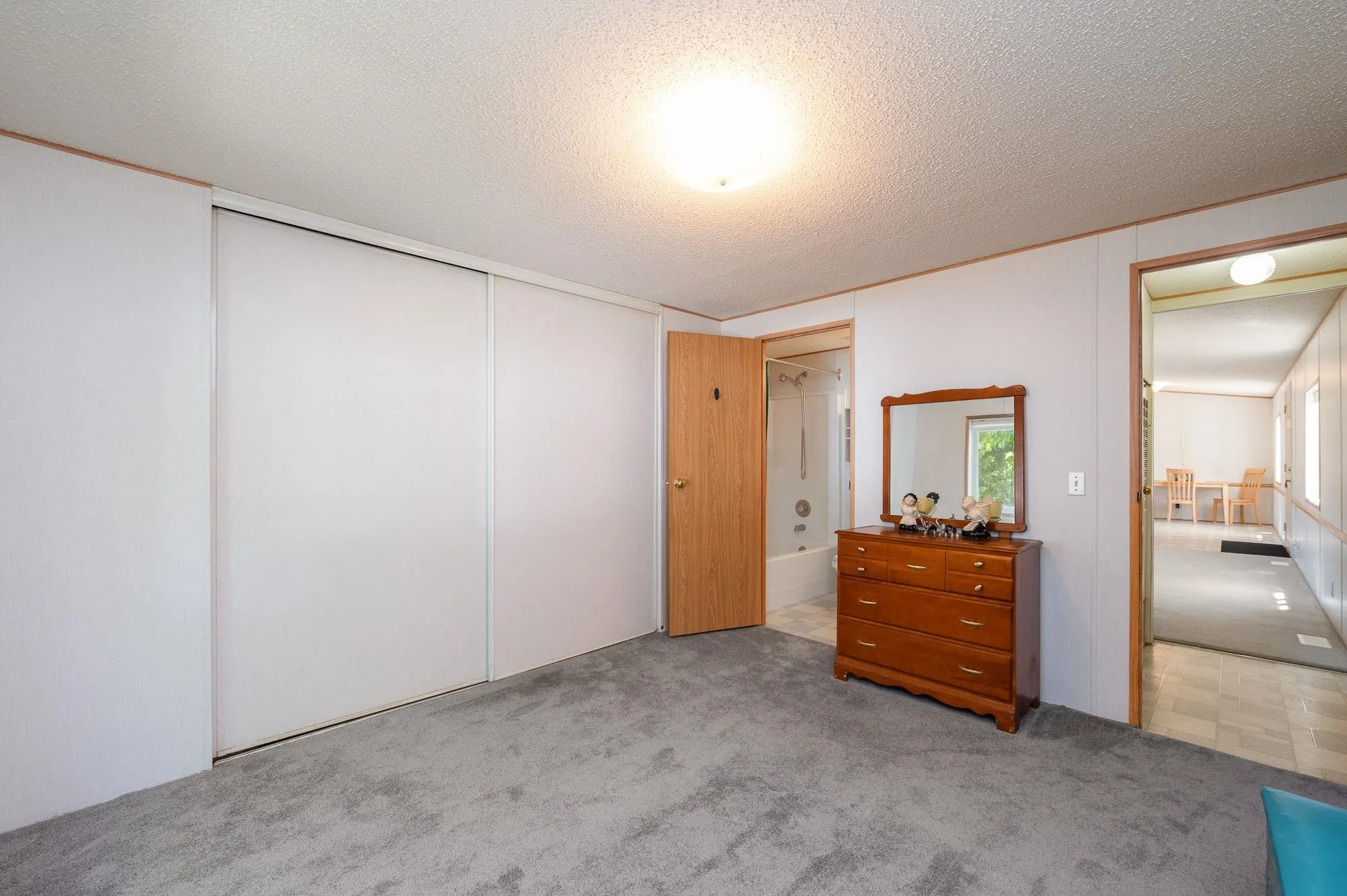 38 41168 Lougheed Highway