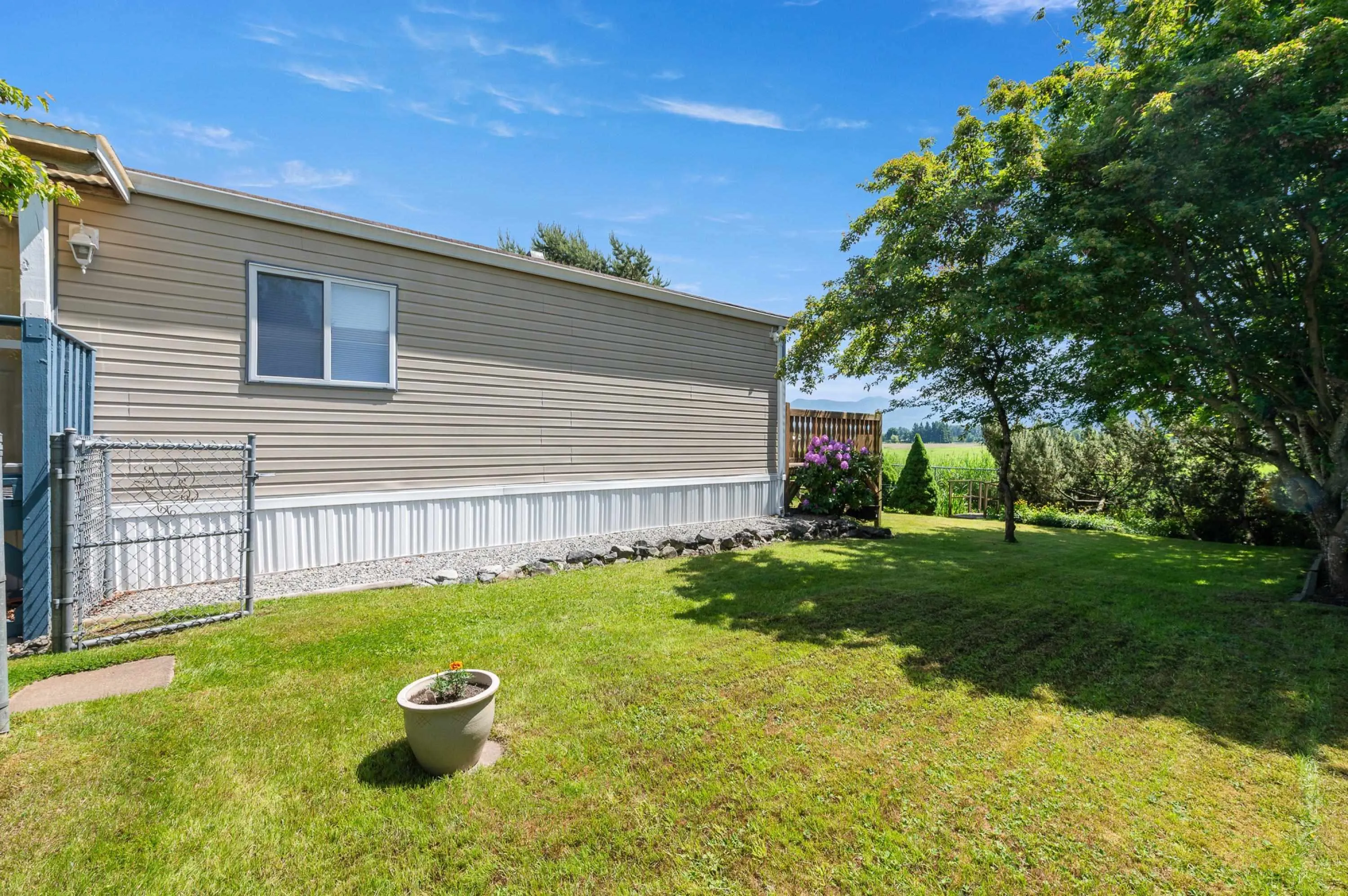 38 41168 Lougheed Highway