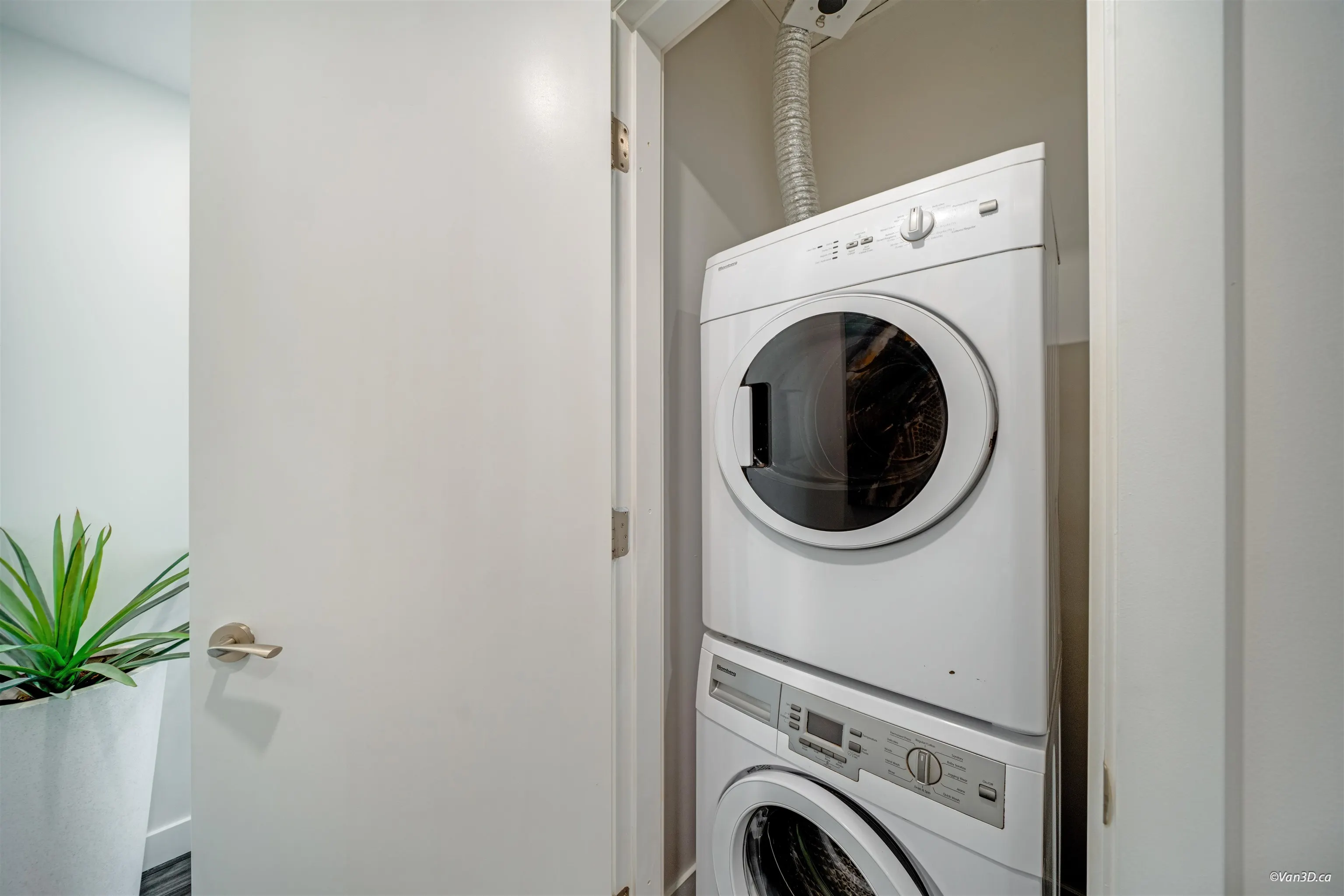 1308 6383 Mckay Avenue