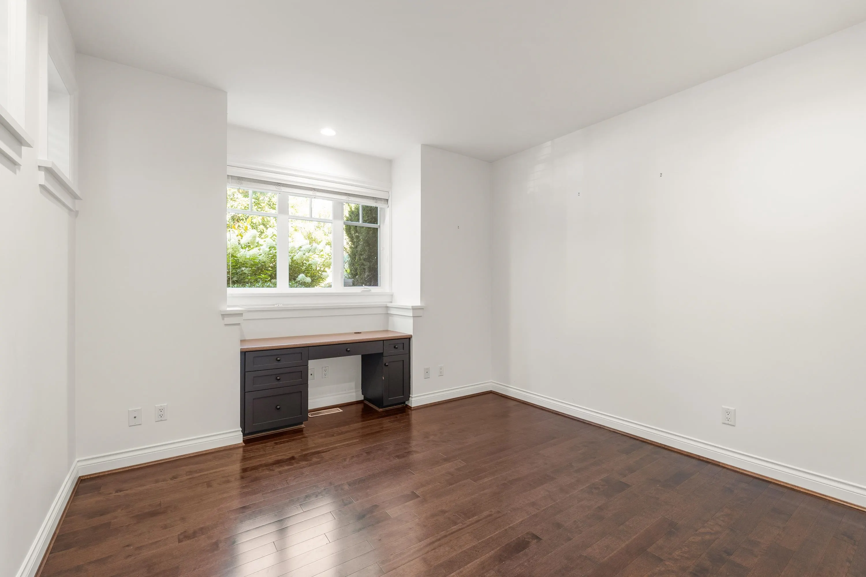 4848 Vista Place