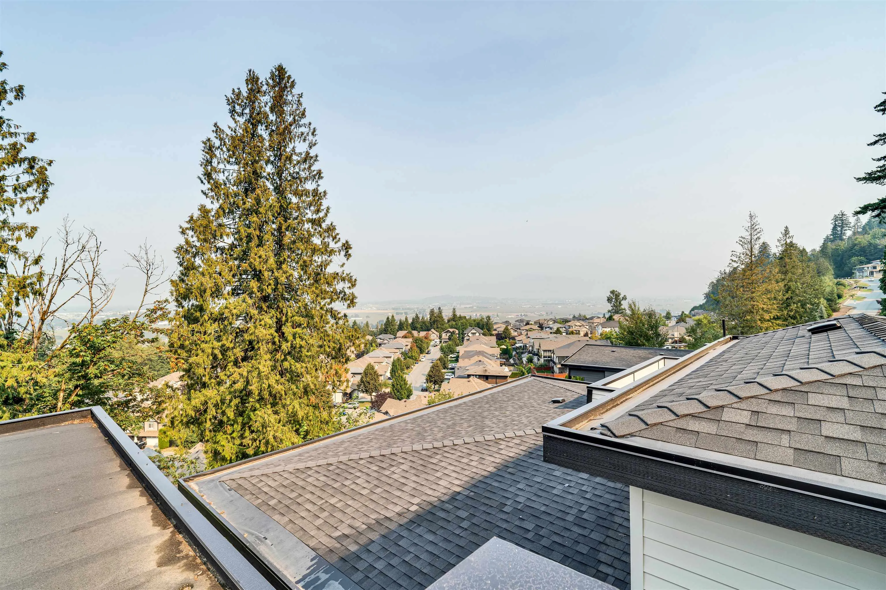 4 5988 Lindeman Street