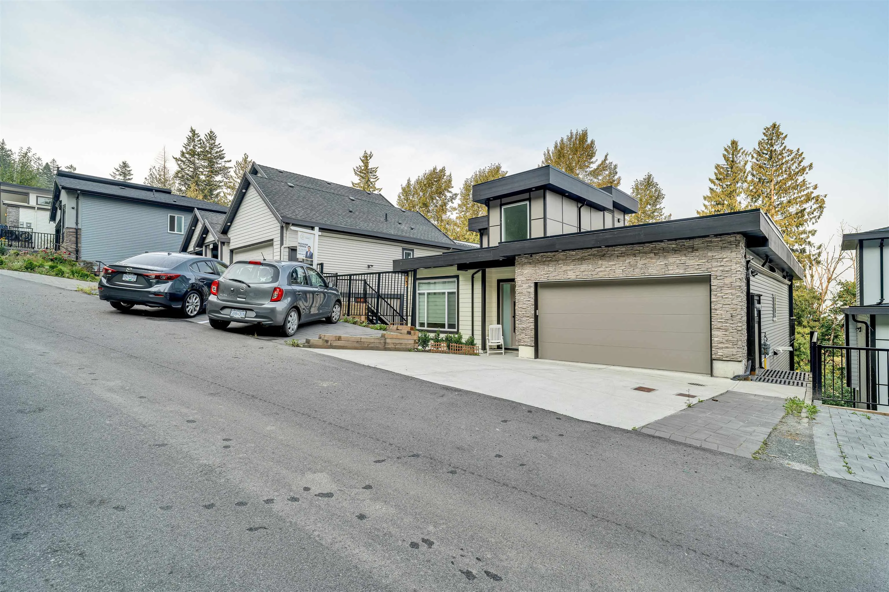 4 5988 Lindeman Street