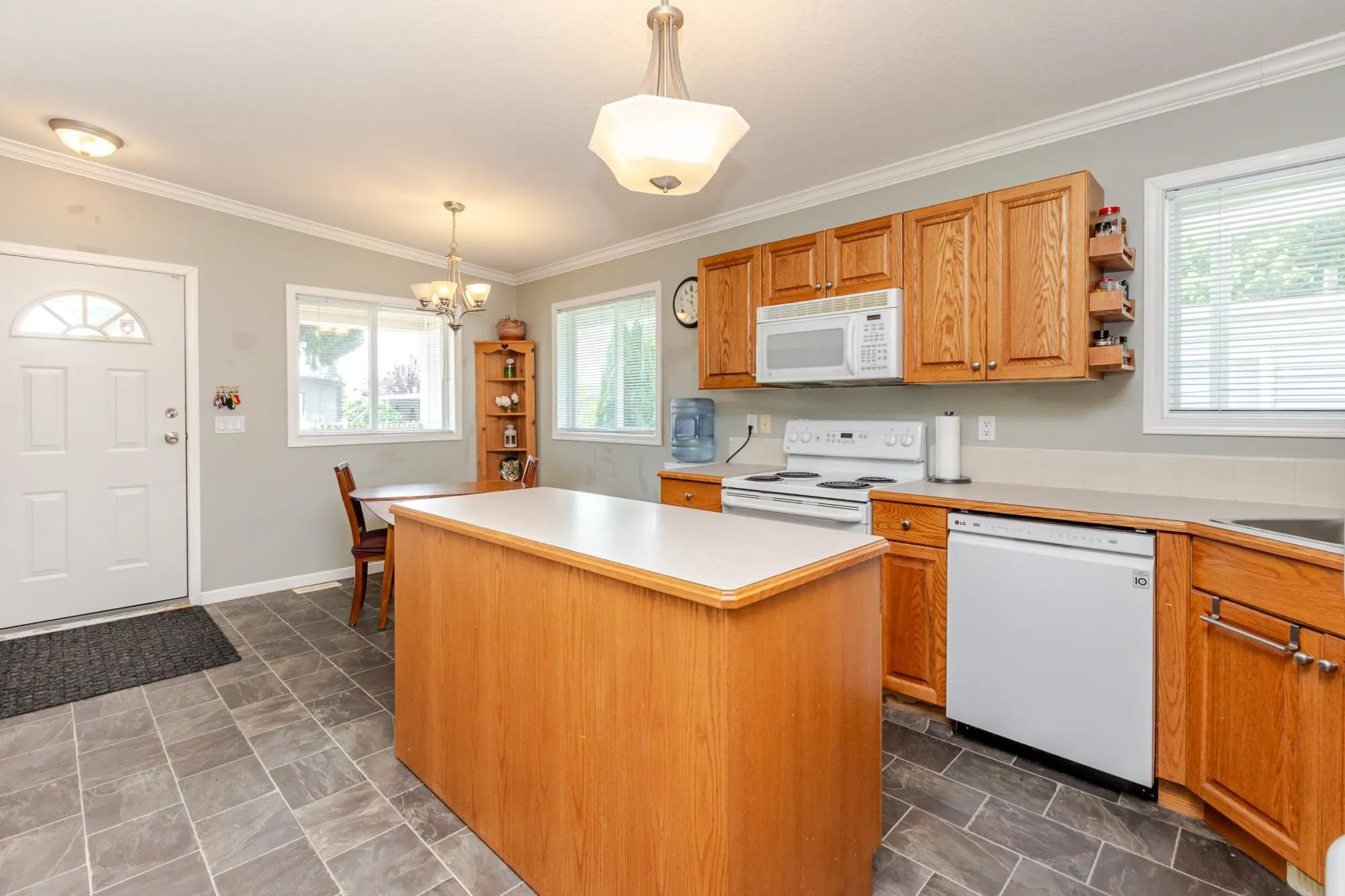 182 1840 160 Street