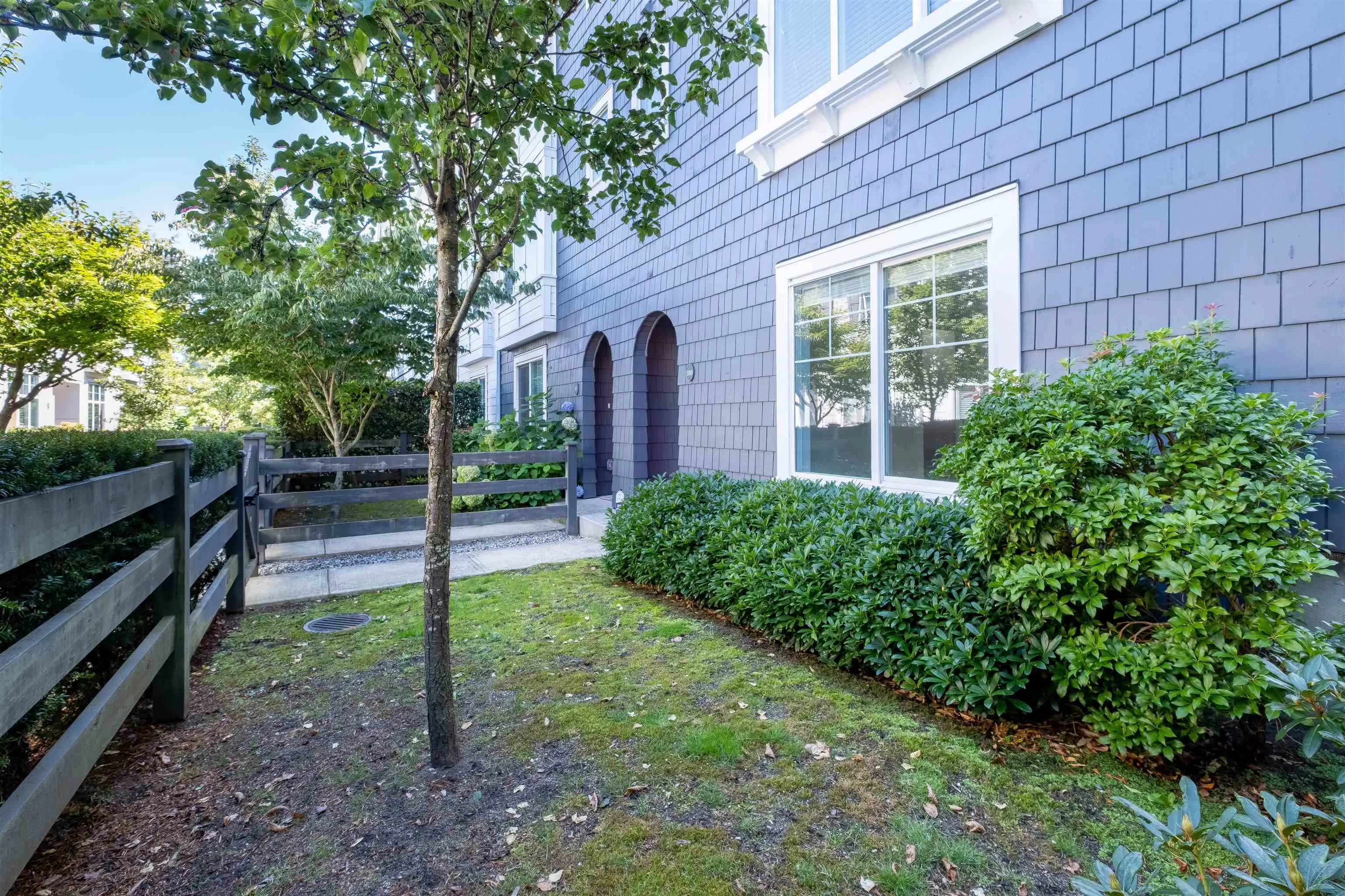 100 15268 28 Avenue