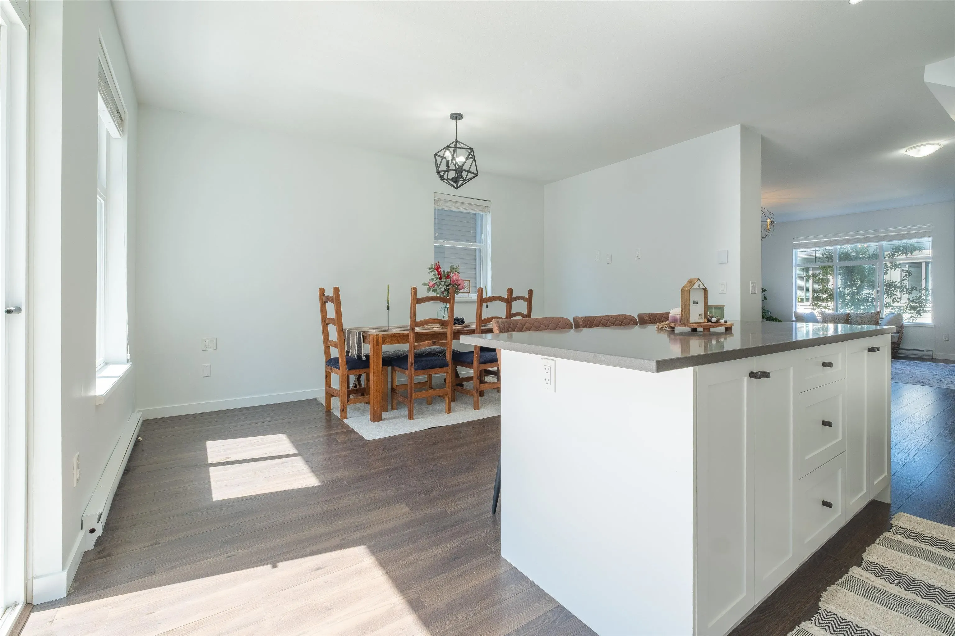 100 15268 28 Avenue