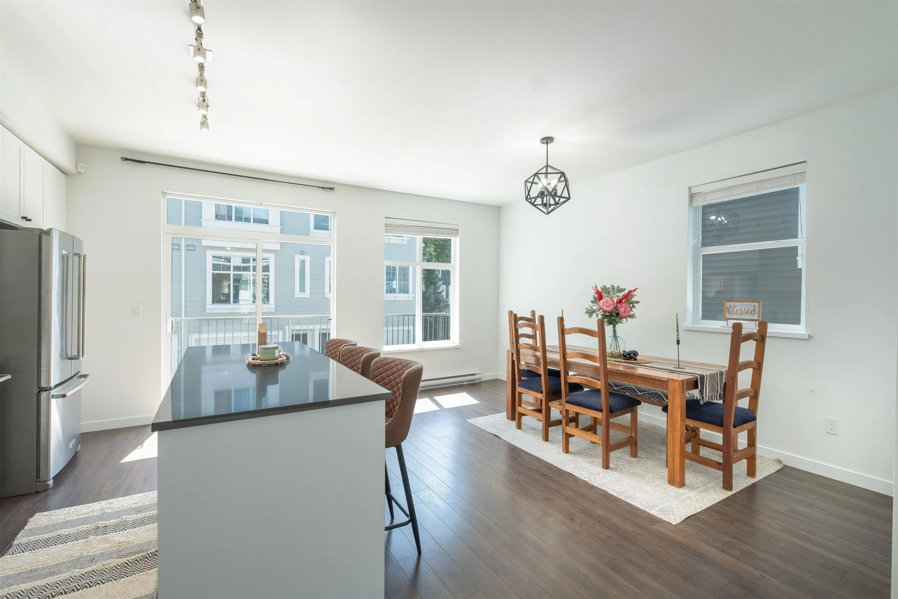 100 15268 28 Avenue