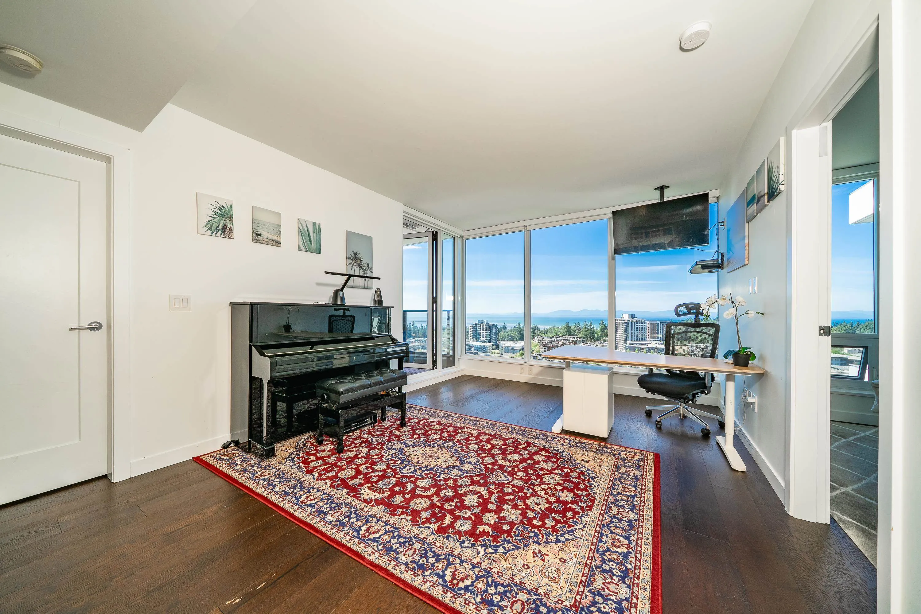 2001 5629 Birney Avenue