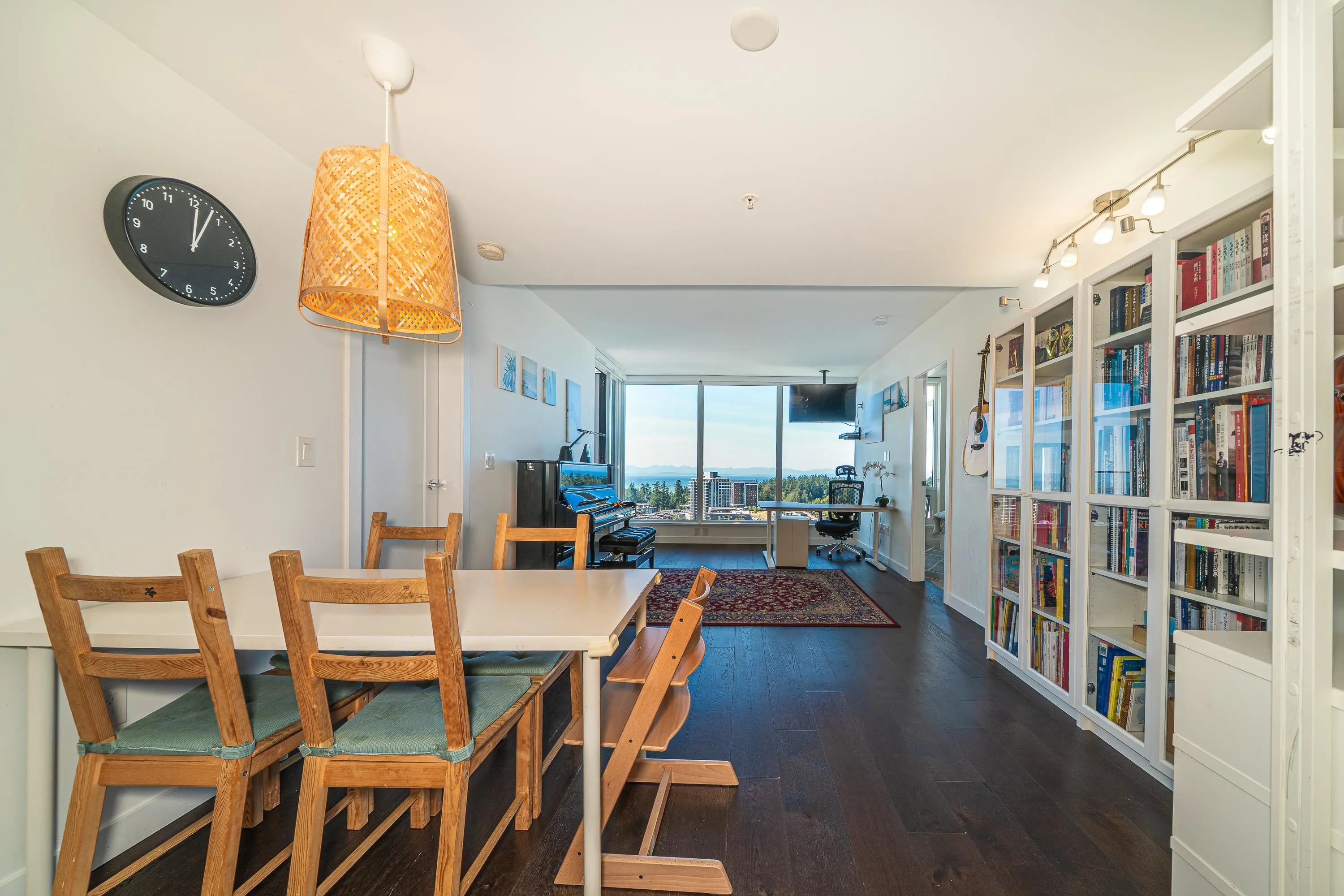 2001 5629 Birney Avenue