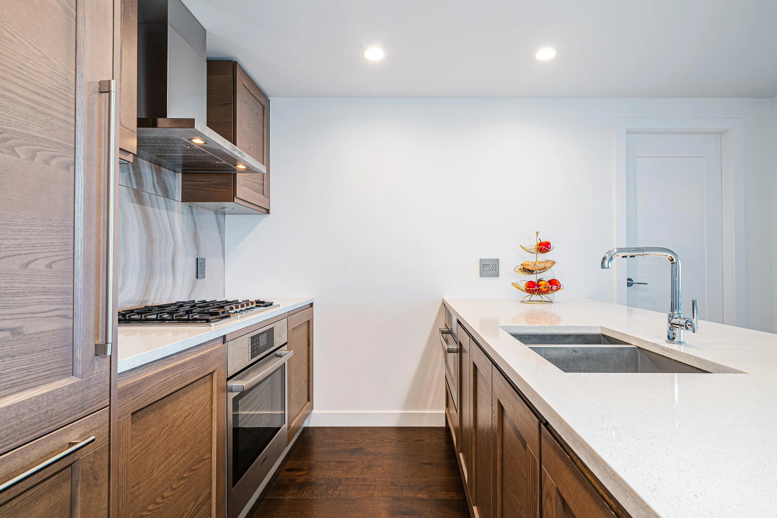 2001 5629 Birney Avenue