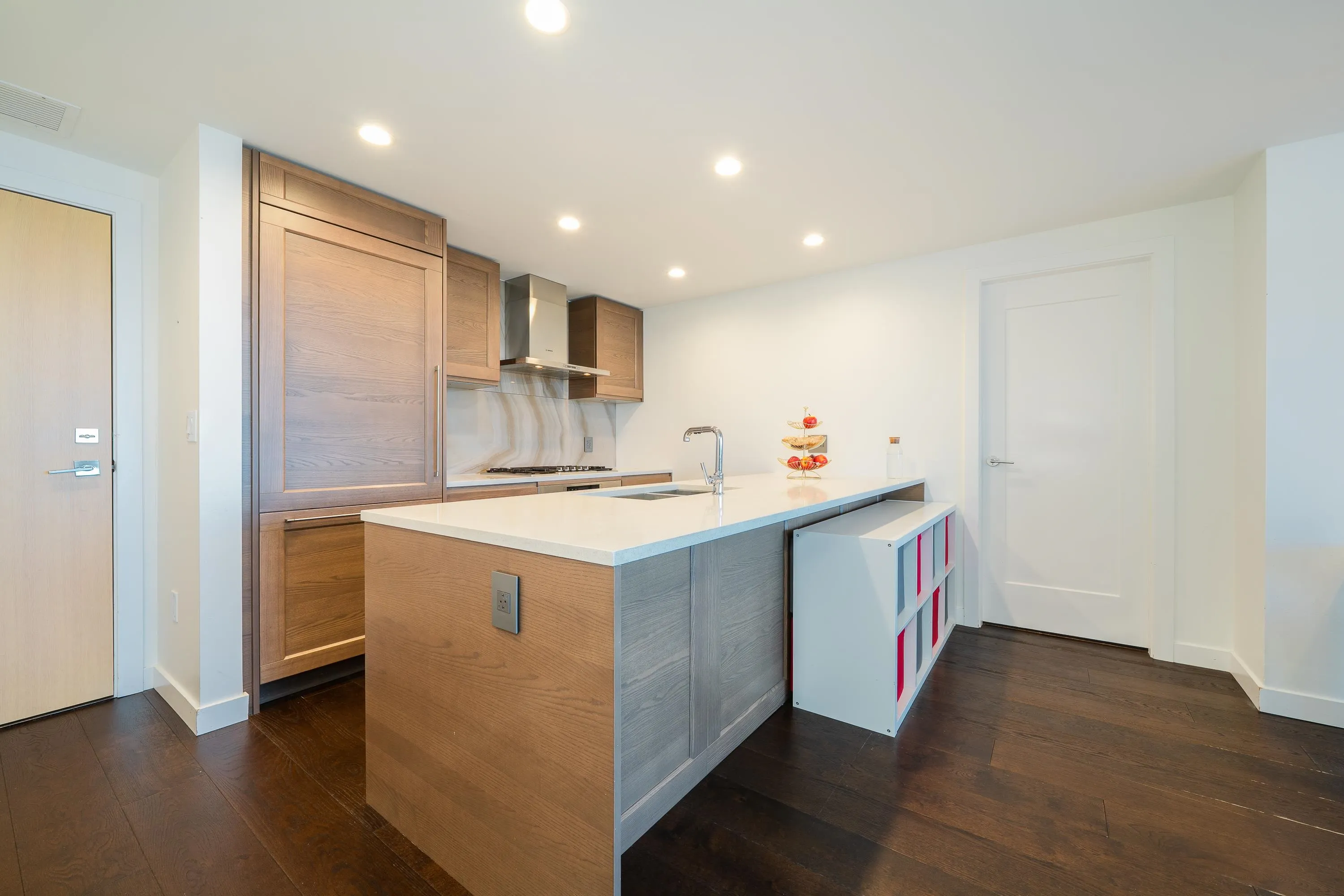 2001 5629 Birney Avenue