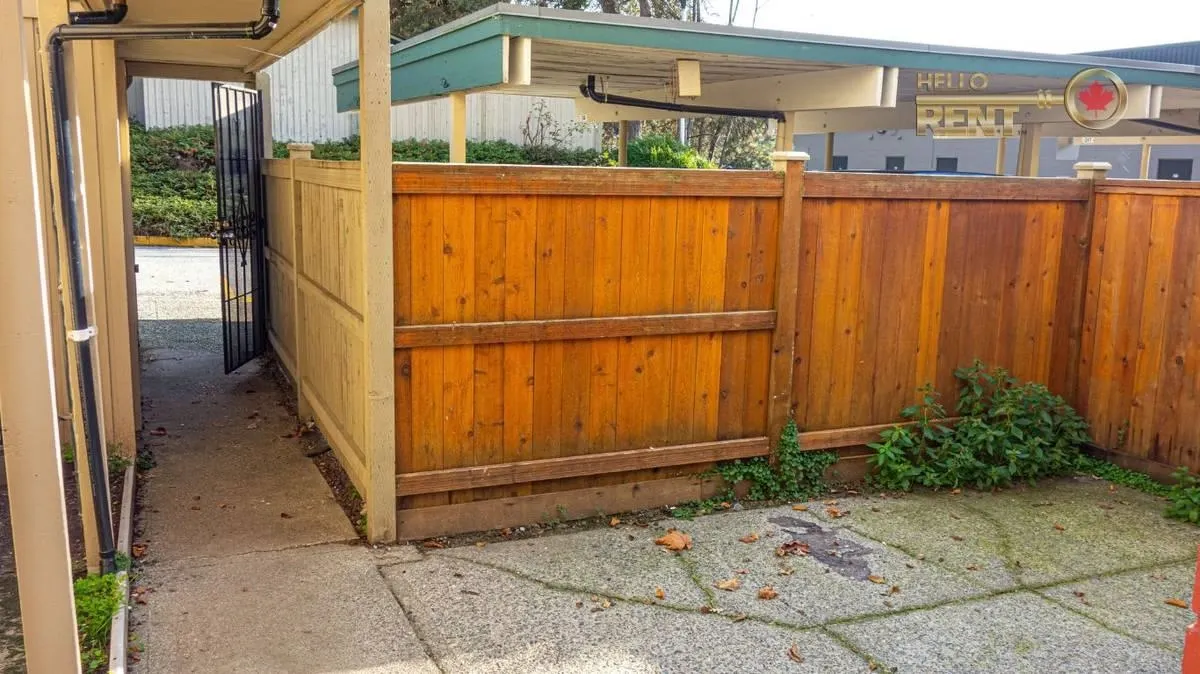 801 Westview Crescent