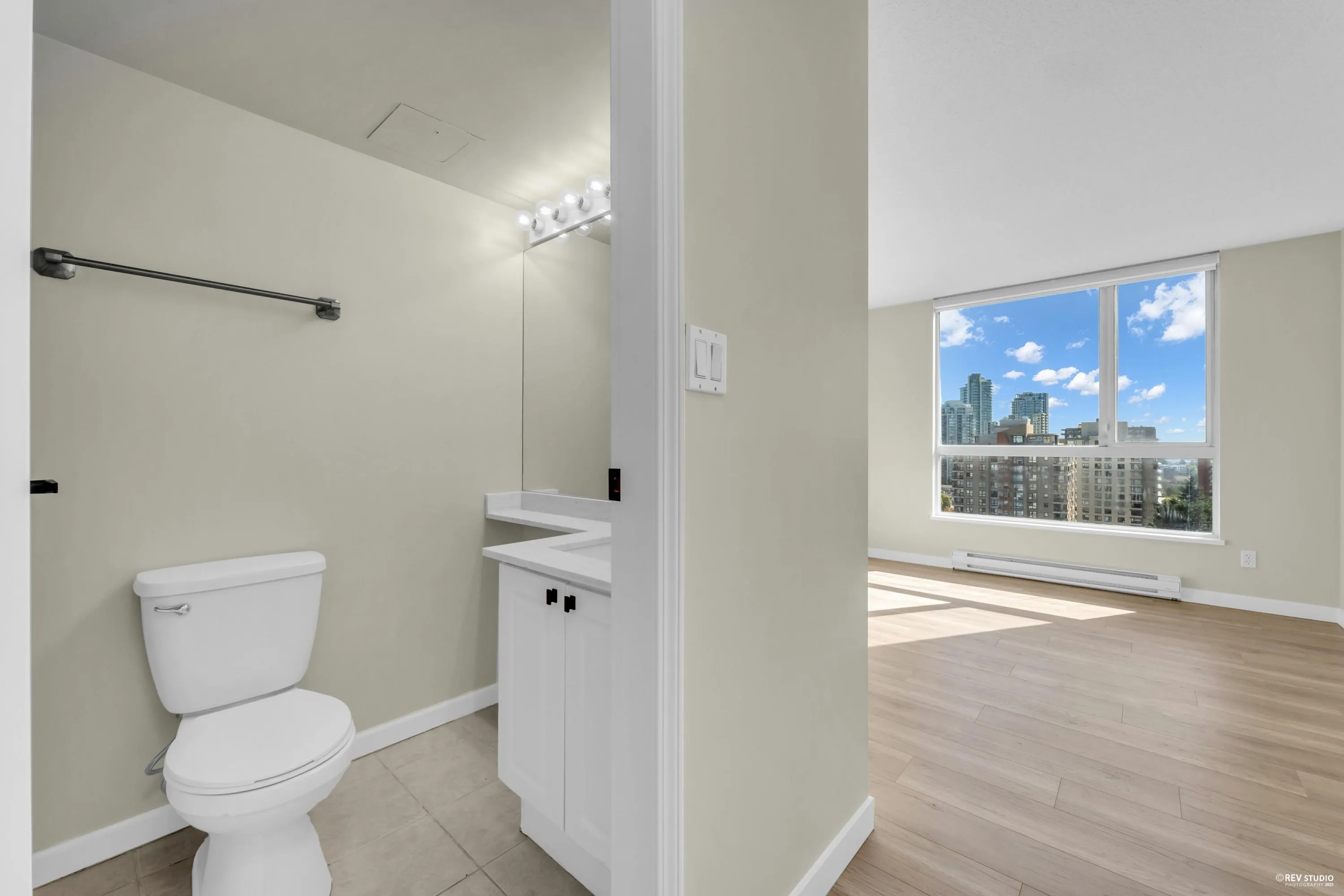 1608 7077 Beresford Street