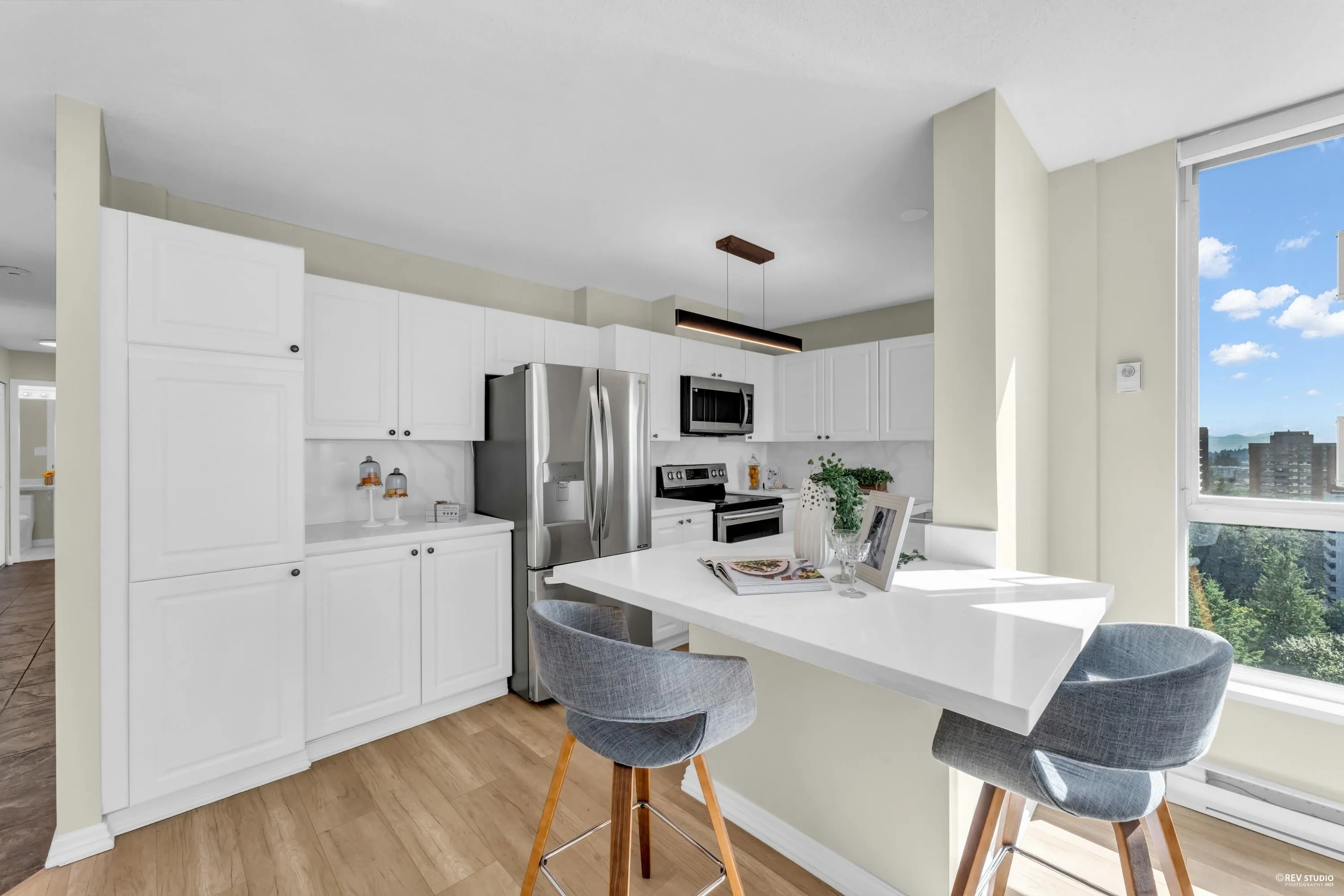 1608 7077 Beresford Street