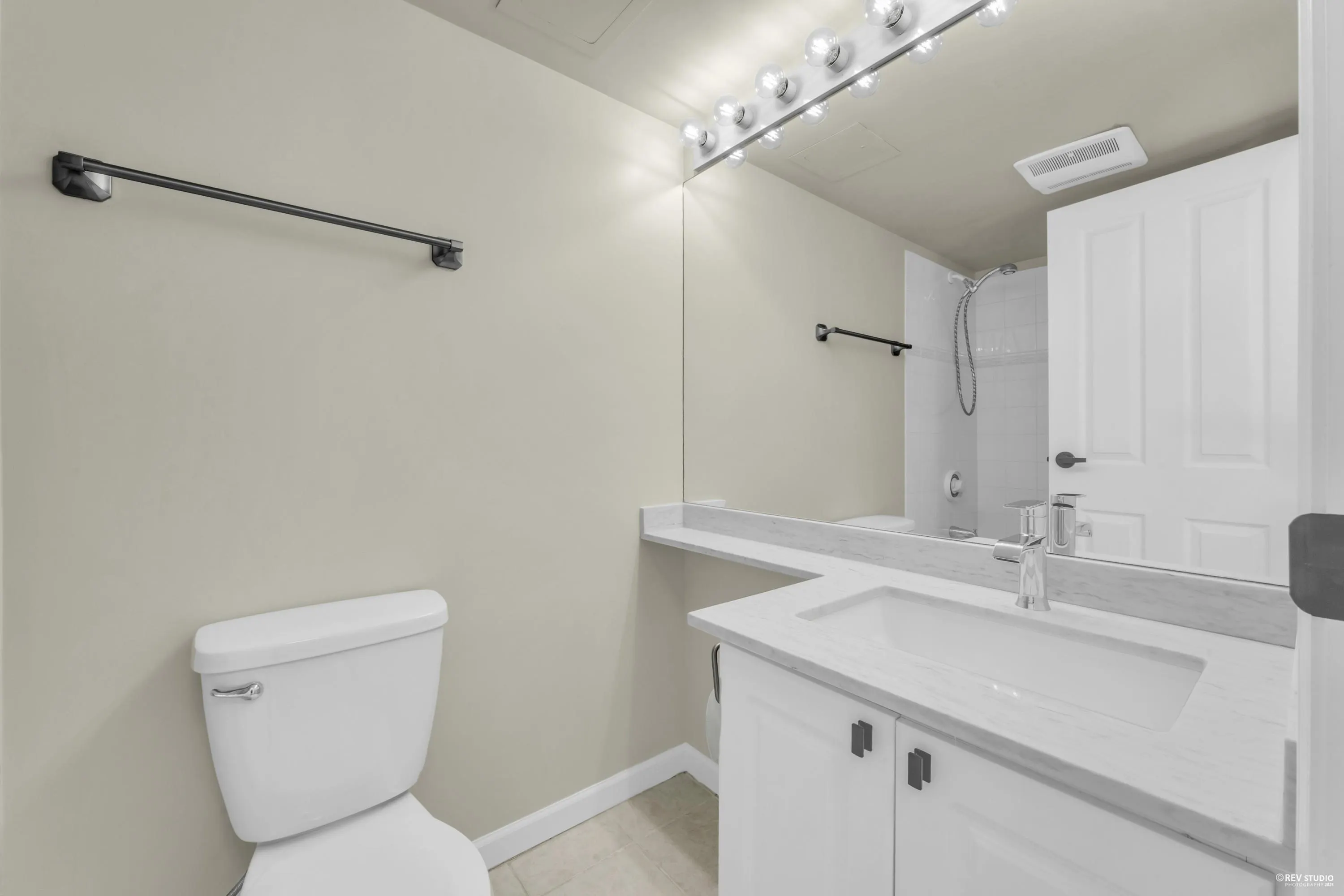 1608 7077 Beresford Street