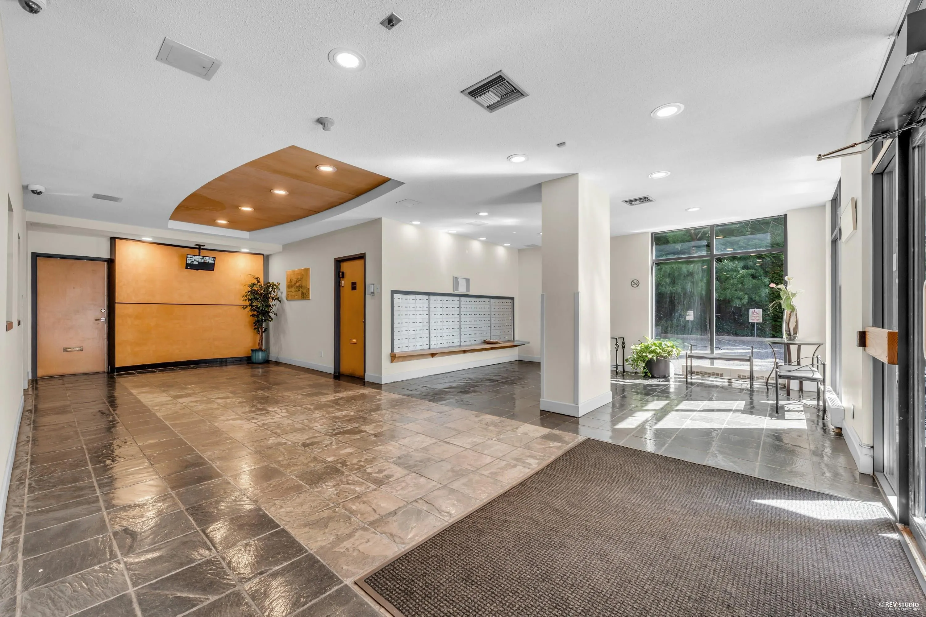 1608 7077 Beresford Street