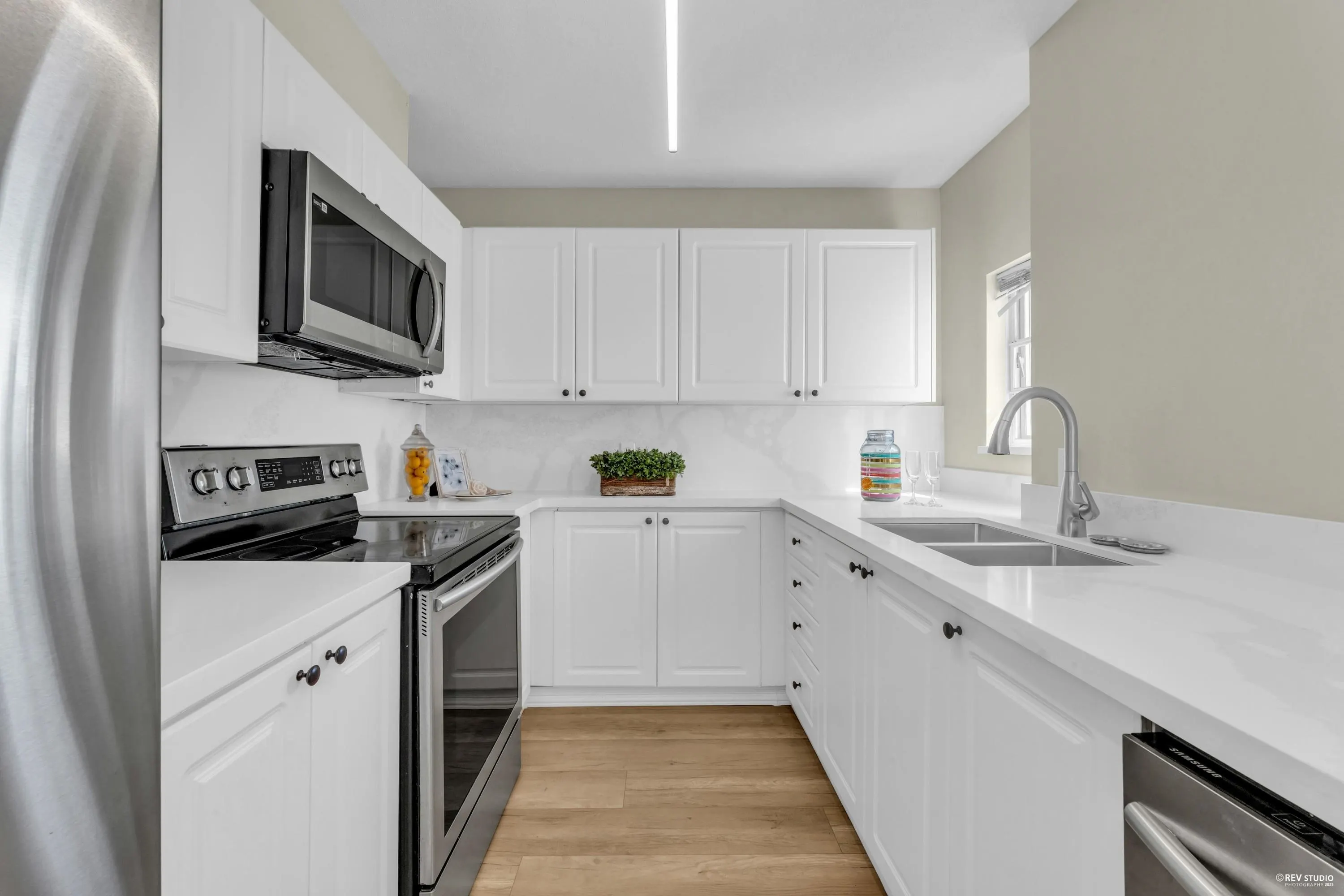 1608 7077 Beresford Street