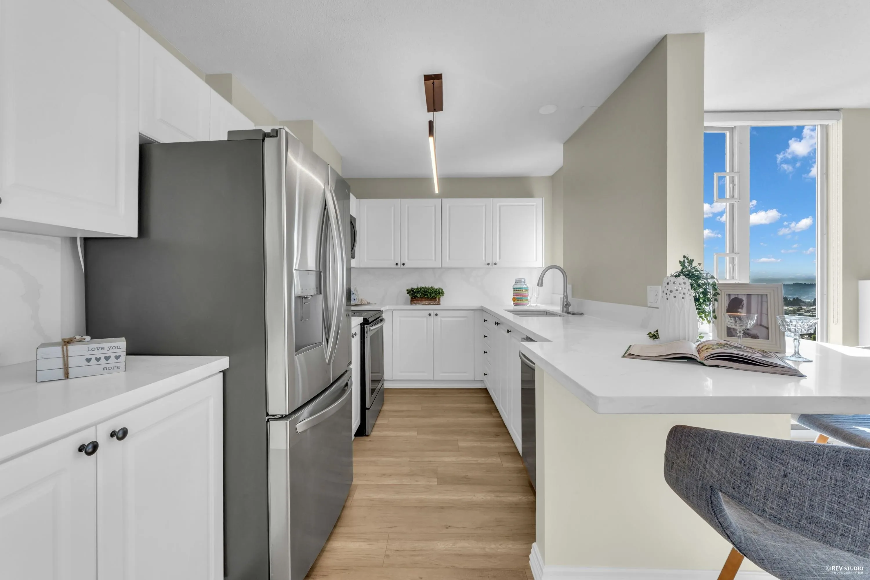 1608 7077 Beresford Street
