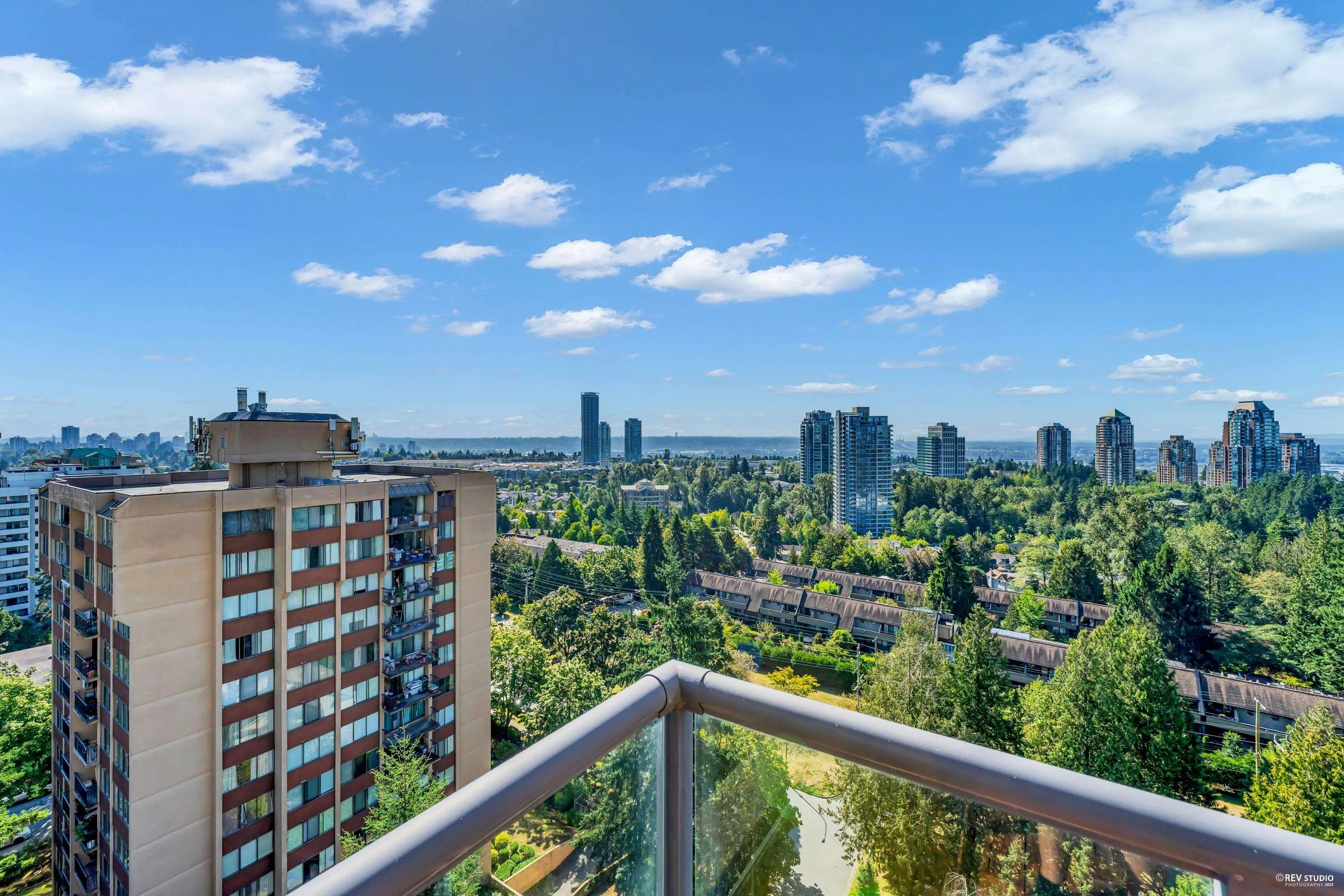 1608 7077 Beresford Street