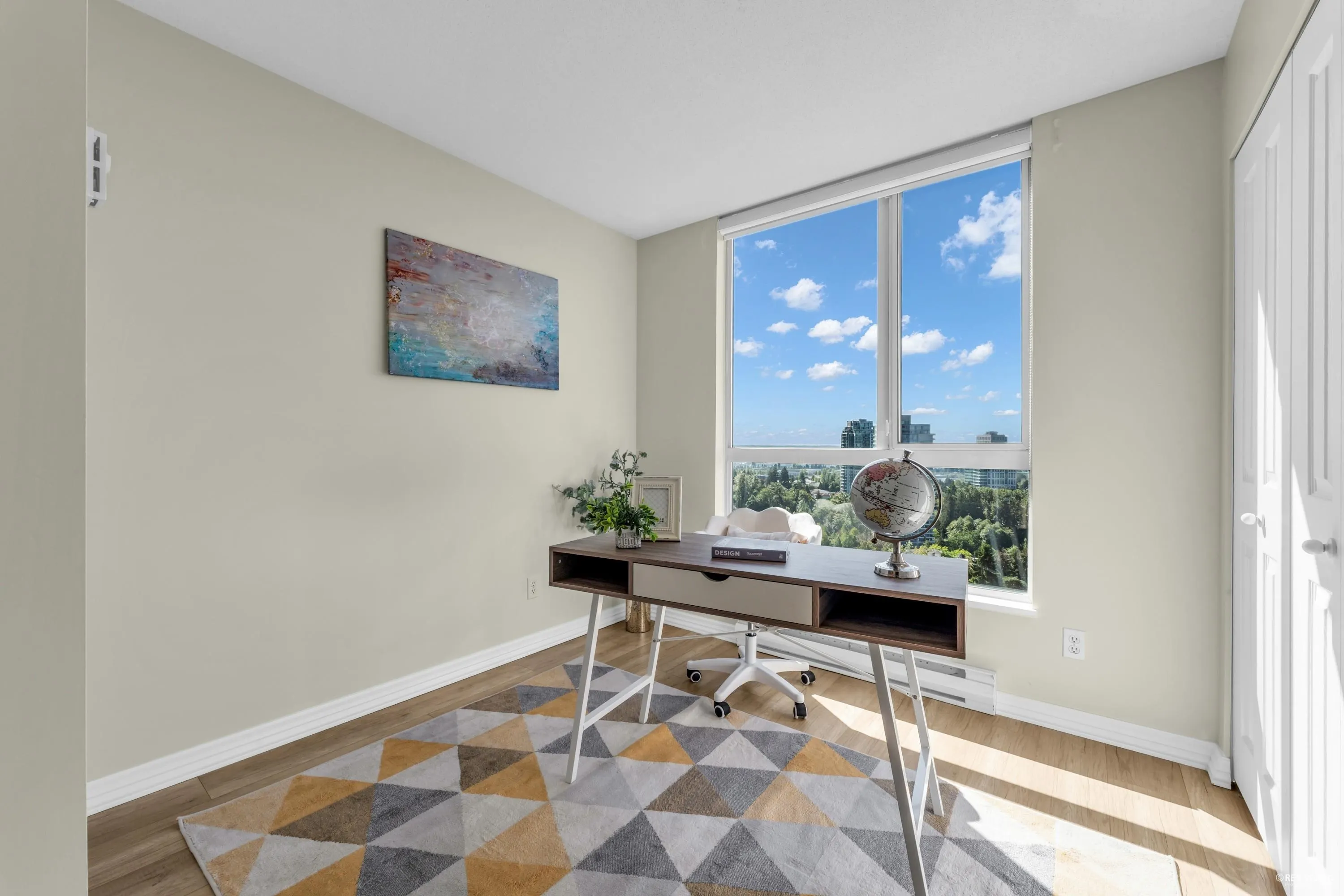 1608 7077 Beresford Street