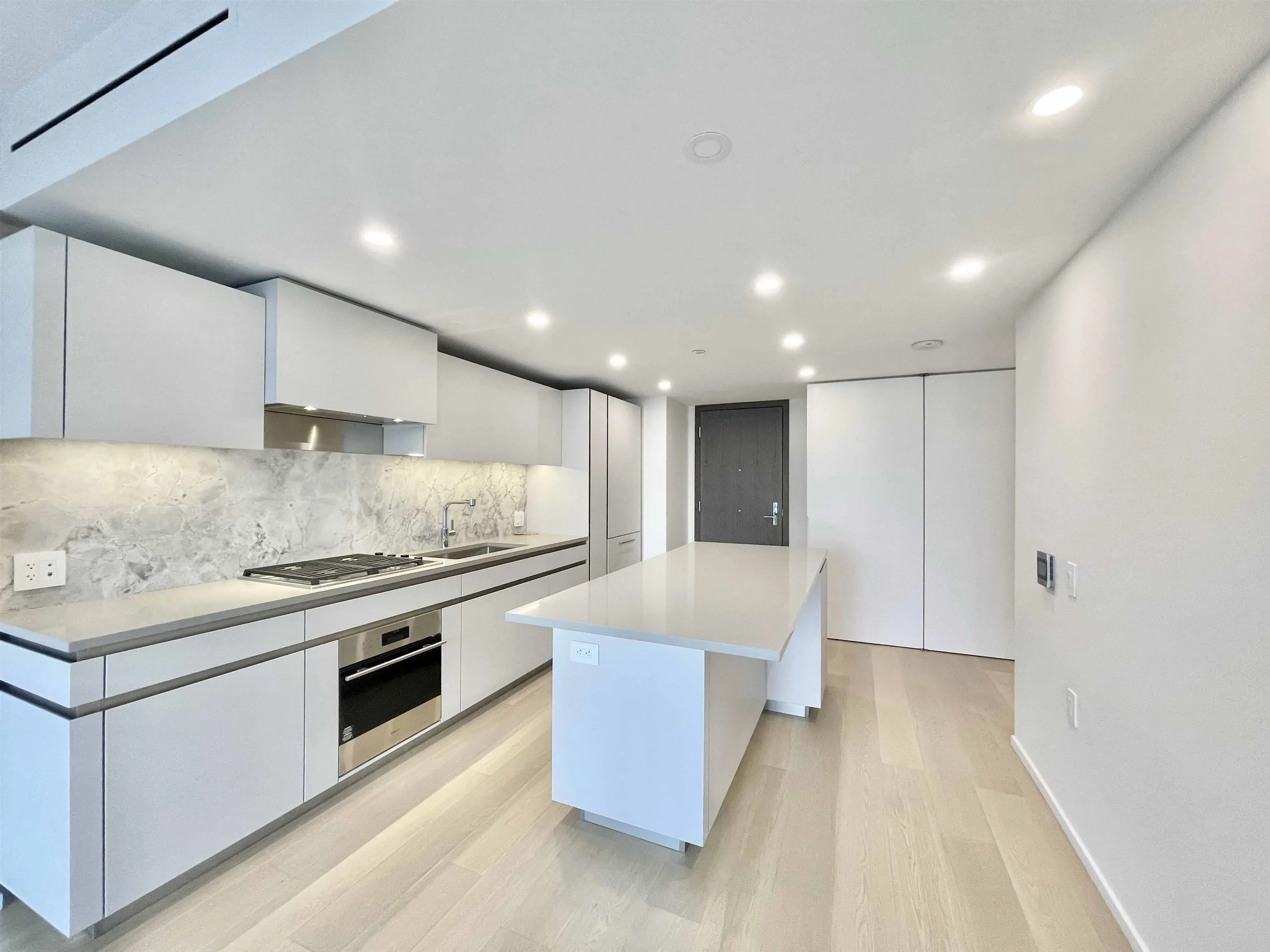 1705 889 Pacific Street