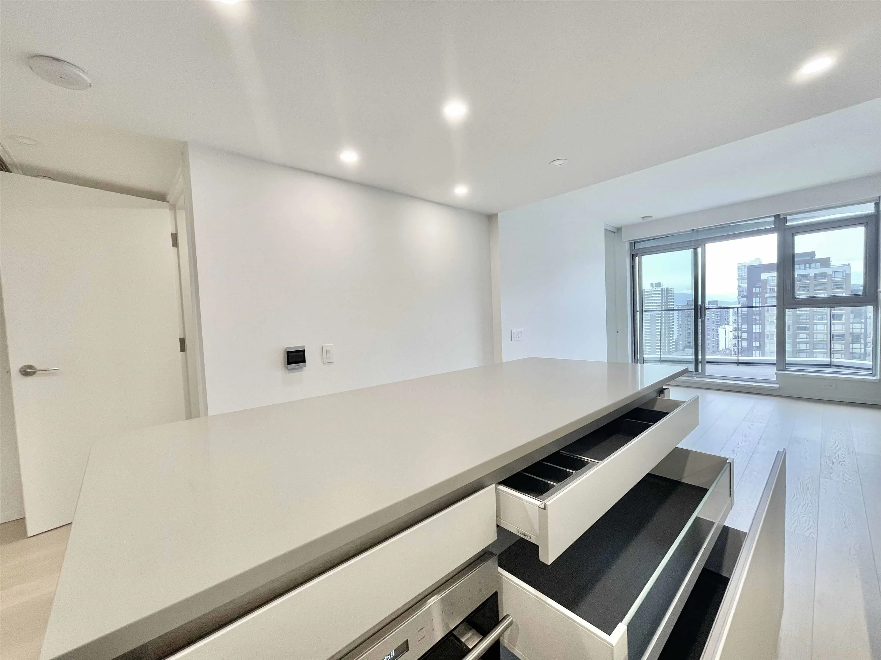 1705 889 Pacific Street