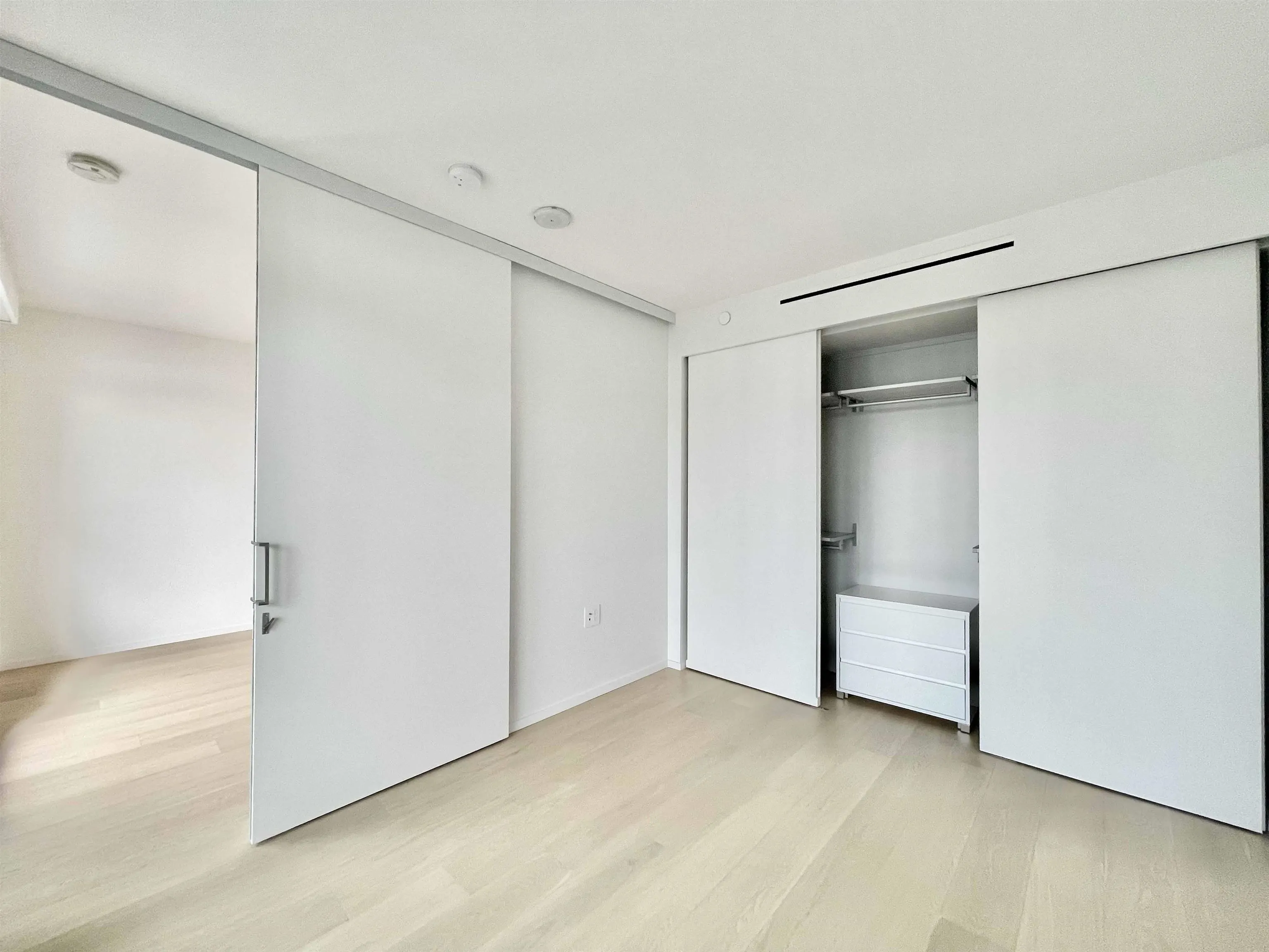 1705 889 Pacific Street